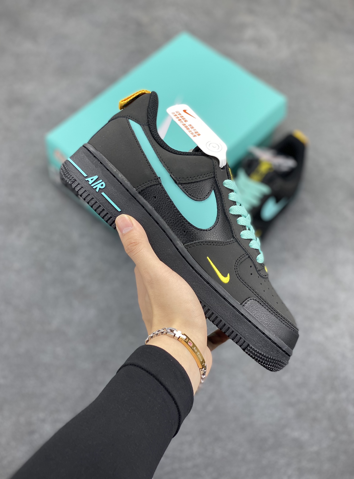 海外限定发售  Nike Air Force 1 Premium 蒂夫尼 配色 空军一号中帮休闲板鞋 定制皮料 3M反光 原楦头原纸板 纯正版型 内置全掌气垫 货号:DV6809-181 尺码:36 36.5 37.5 38 38.5 39 40 40.5 41 42 42.5 43 44 44.5 45-选品中心