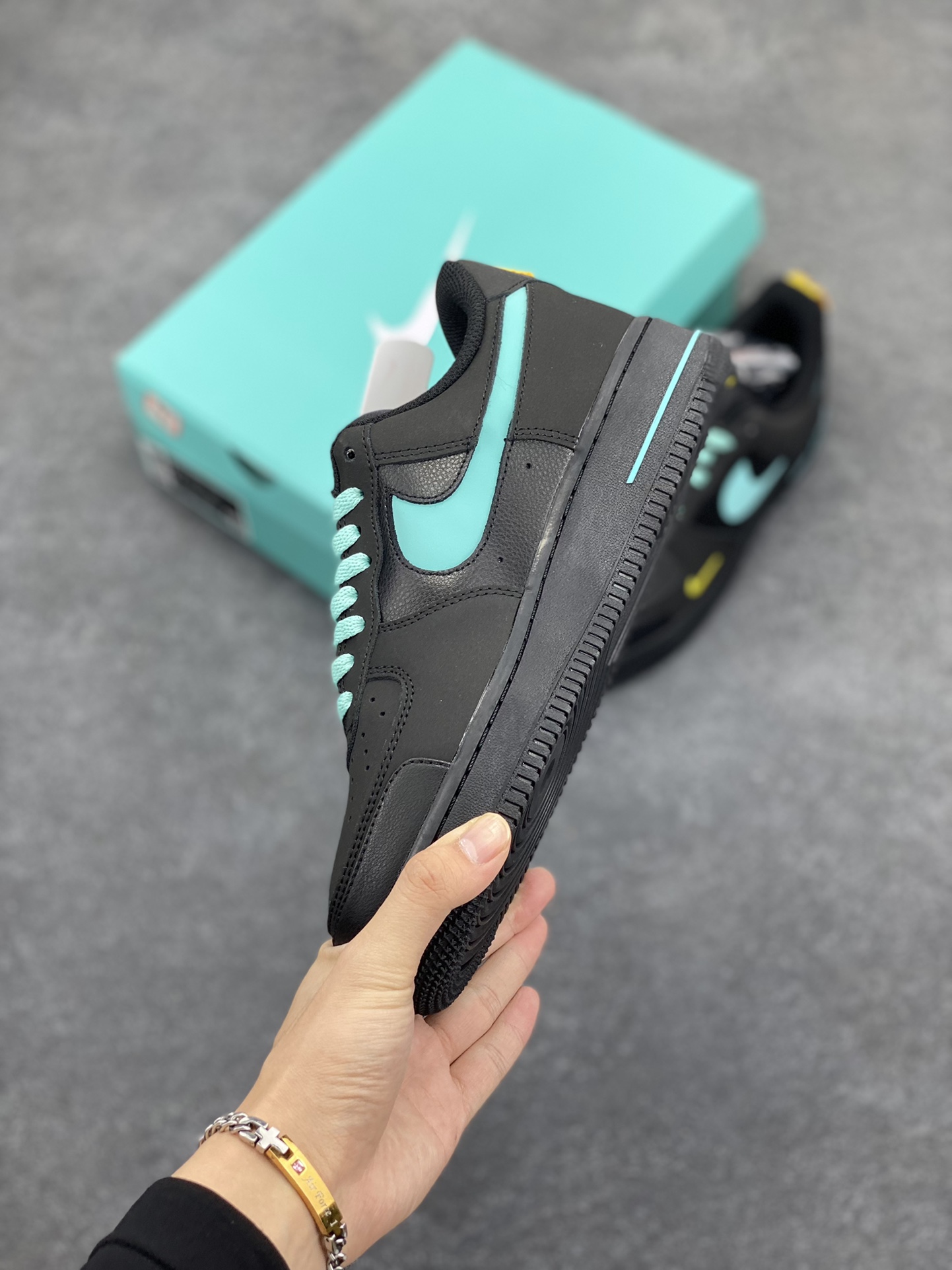 图片[3]-海外限定发售  Nike Air Force 1 Premium 蒂夫尼 配色 空军一号中帮休闲板鞋 定制皮料 3M反光 原楦头原纸板 纯正版型 内置全掌气垫 货号：DV6809-181 尺码：36 36.5 37.5 38 38.5 39 40 40.5 41 42 42.5 43 44 44.5 45-选品中心