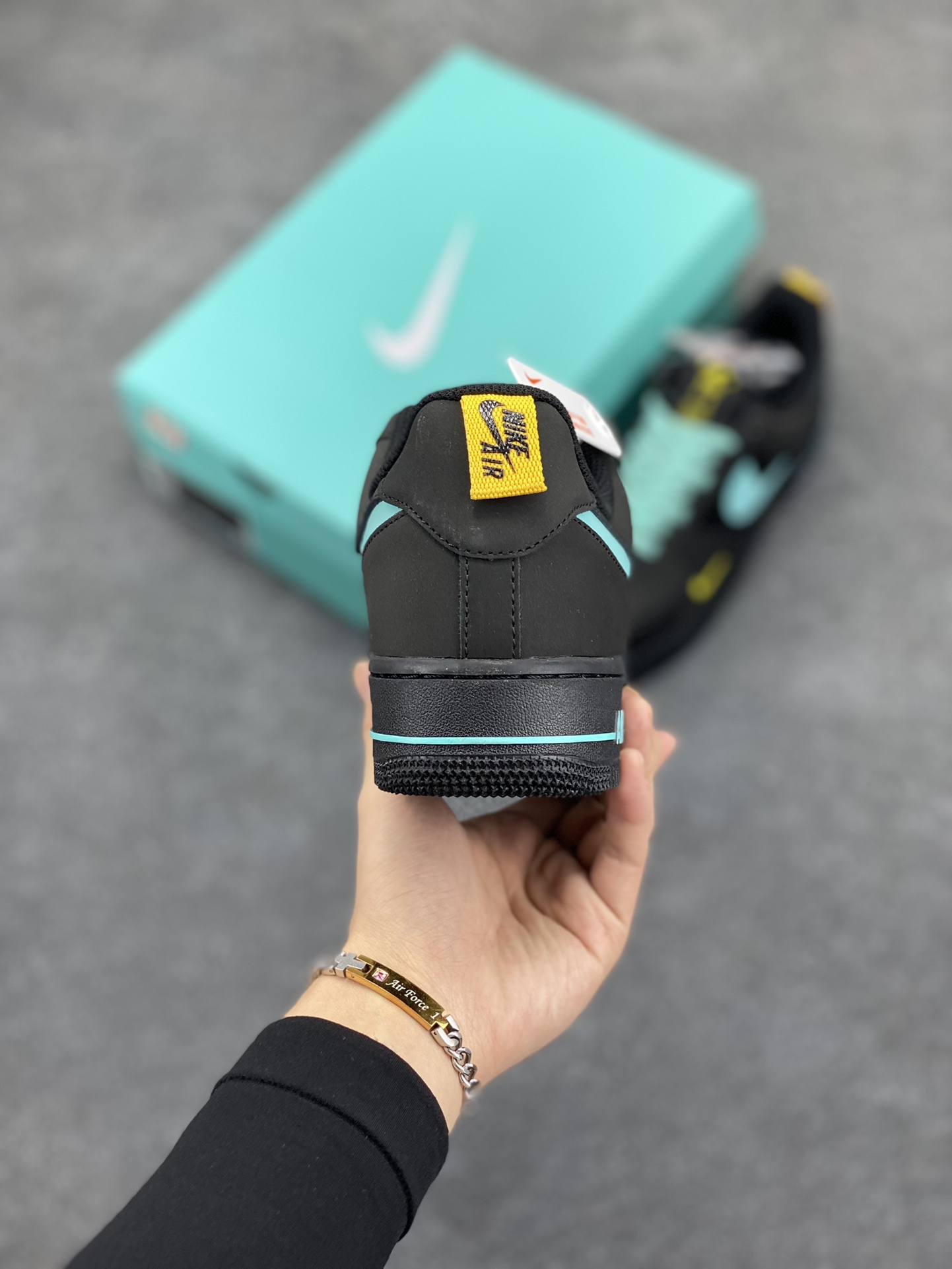图片[4]-海外限定发售  Nike Air Force 1 Premium 蒂夫尼 配色 空军一号中帮休闲板鞋 定制皮料 3M反光 原楦头原纸板 纯正版型 内置全掌气垫 货号：DV6809-181 尺码：36 36.5 37.5 38 38.5 39 40 40.5 41 42 42.5 43 44 44.5 45-选品中心