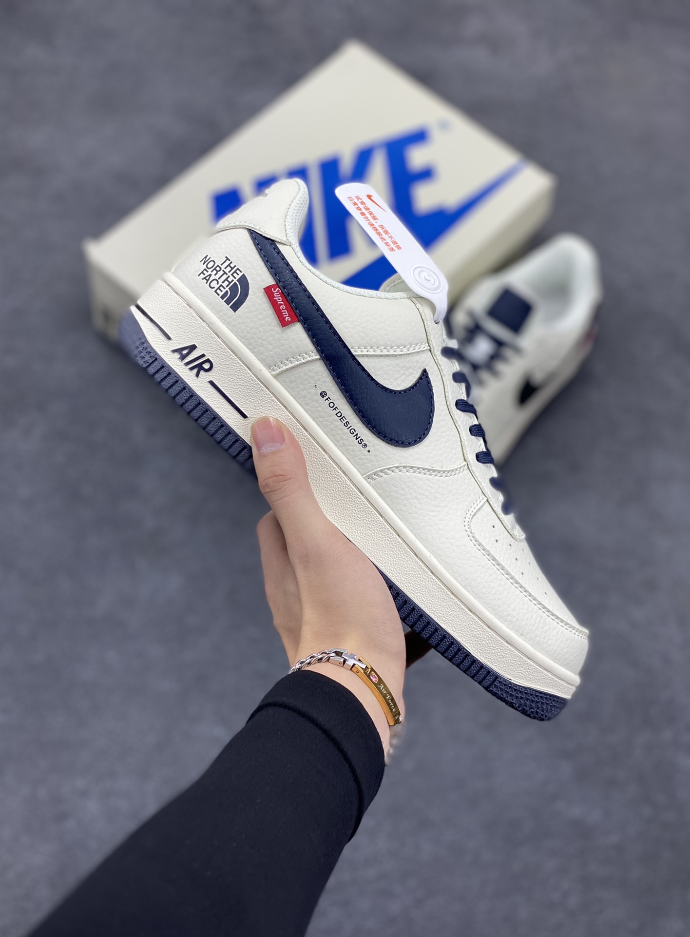 福利特价 Supreme x The North Face x Nk Air Force 1\’07 Low 联名款 空军一号低帮休闲板鞋 #原楦头原纸板 纯正空军版型 内置全掌气垫 原盒配件 原厂中底钢印 拉帮完美 货号:SU2305-005 尺码:36 36.5 37.5 38 38.5 39 40 40.5 41 42 42.5 43 44 44.5 45-选品中心