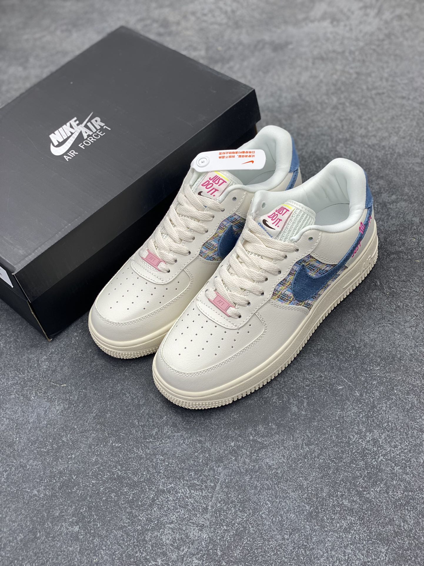 图片[8]-福利特价 Nike Air Force 1 Low 小香风米白牛仔蓝勾 空军一号低帮运动休闲板鞋 原楦头原纸板 打造纯正空军版型#专注外贸渠道 全掌内置蜂窝气垫 #原盒配件 原厂中底钢印、拉帮完美 货号：FJ7740-141 尺码：36 36.5 37.5 38 38.5 39 40 40.5 41 42 42.5 43 44 44.5 45-选品中心