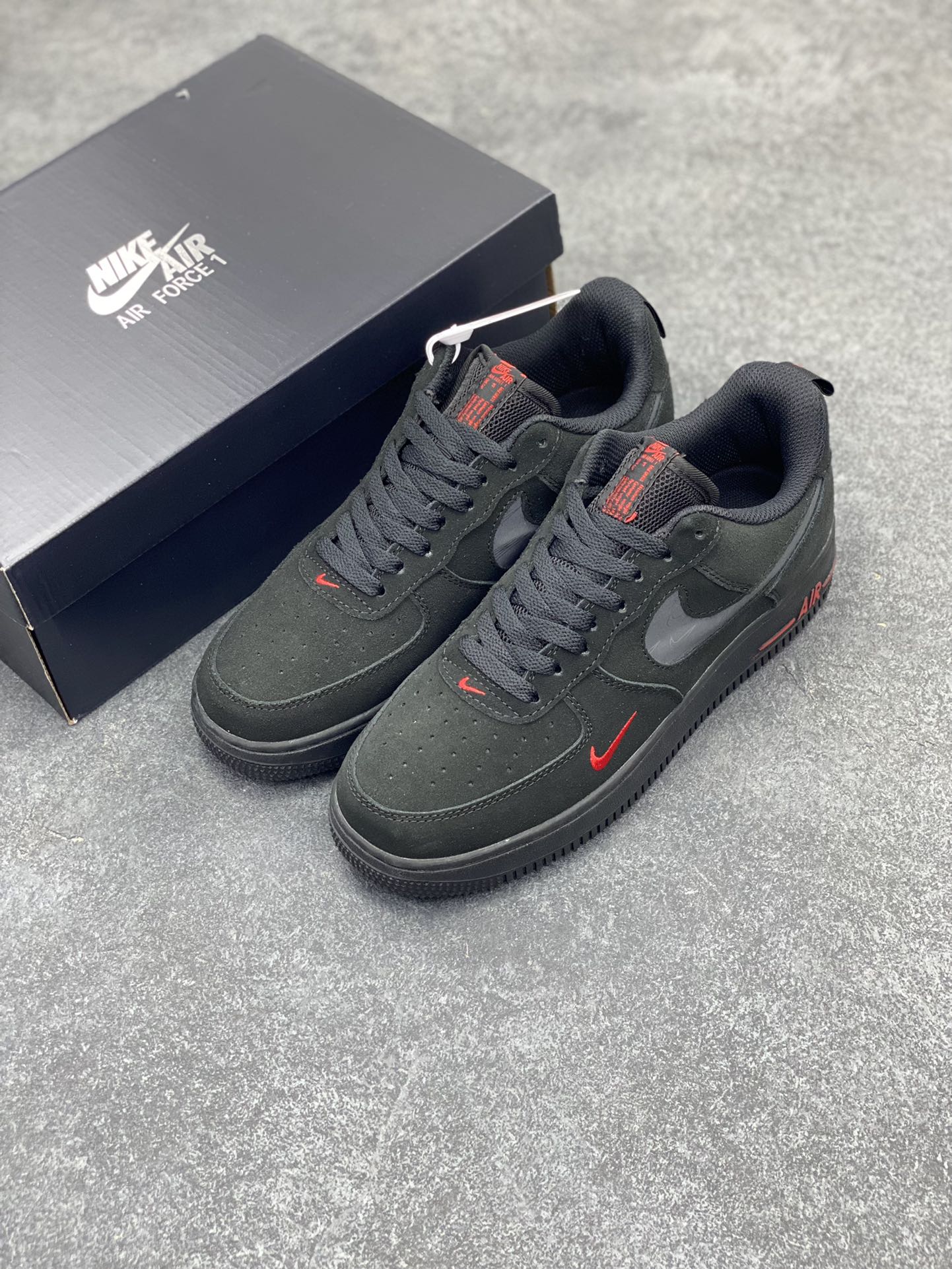 图片[8]-福利特价 Nike Air Force 1 Low 黑红小勾 空军一号低帮运动休闲板鞋 原楦头原纸板 打造纯正空军版型专注外贸渠道 全掌内置蜂窝气垫 原盒配件 原厂中底钢印、拉帮完美 货号：DZ4514-001 尺码：36 36.5 37.5 38 38.5 39 40 40.5 41 42 42.5 43 44 44.5 45-选品中心