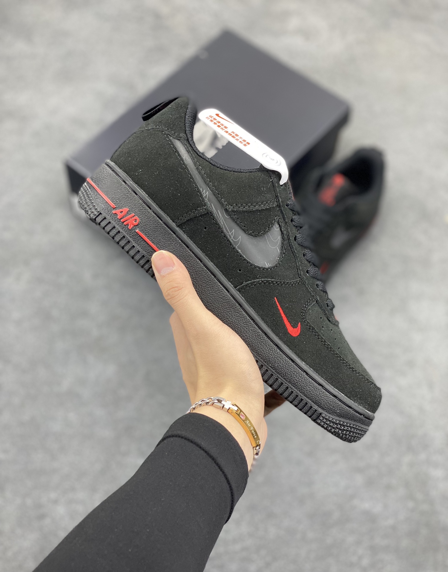 福利特价 Nike Air Force 1 Low 黑红小勾 空军一号低帮运动休闲板鞋 原楦头原纸板 打造纯正空军版型专注外贸渠道 全掌内置蜂窝气垫 原盒配件 原厂中底钢印、拉帮完美 货号：DZ4514-001 尺码：36 36.5 37.5 38 38.5 39 40 40.5 41 42 42.5 43 44 44.5 45-选品中心