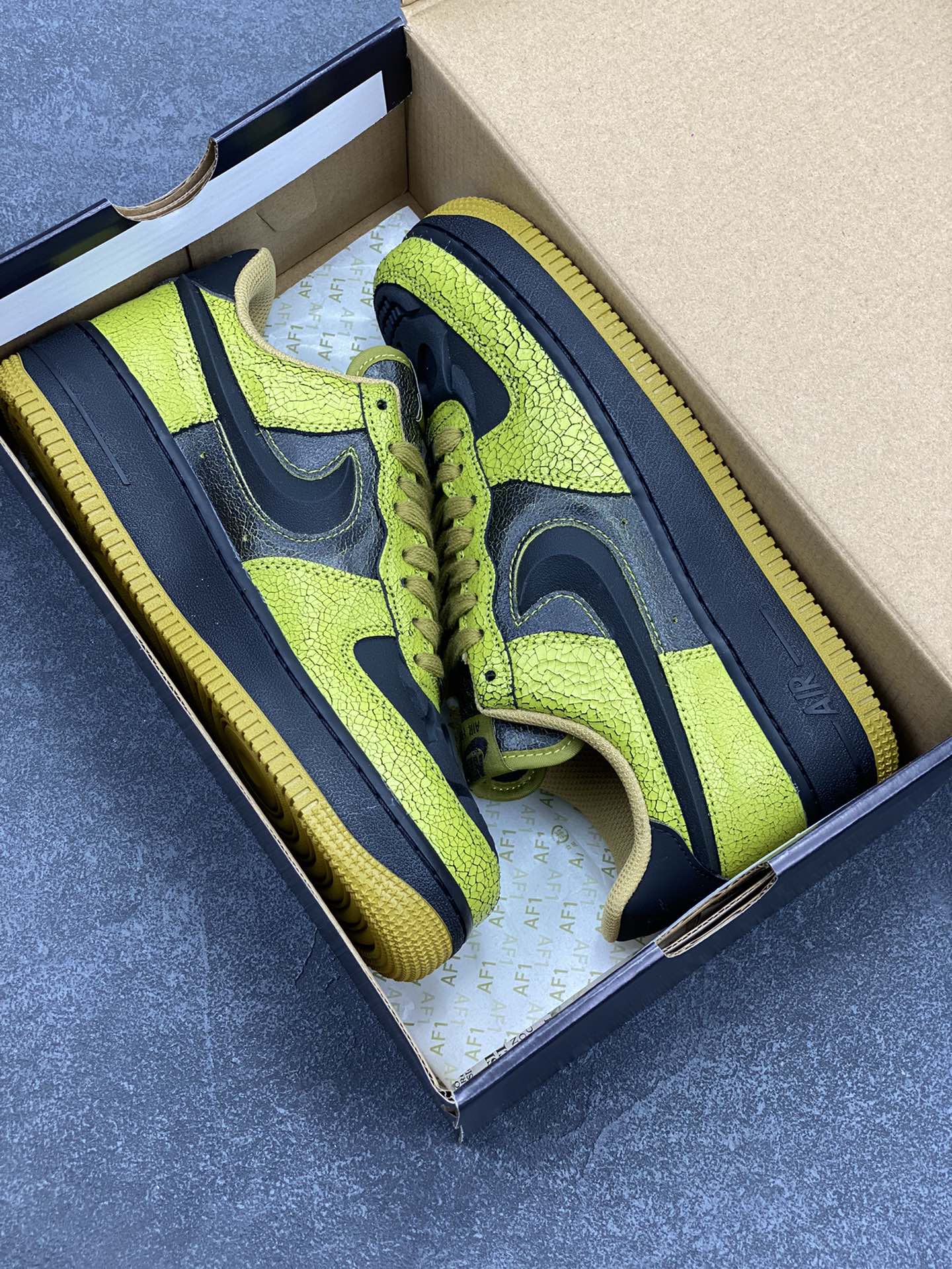 图片[9]-Nike Air Force 1 Low 万圣节 原楦头原纸板 打造纯正空军版型 专注外贸渠道 全掌内置蜂窝气垫 原盒配件 原厂中底钢印、拉帮完美 货号：HV6103-300 尺码：36 36.5 37.5 38 38.5 39 40 40.5 41 42 42.5 43 44 44.5 45-选品中心