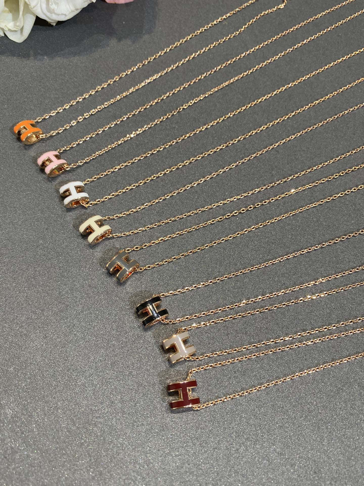 Hermès 爱马～漆艺mini pop项链玫瑰金色