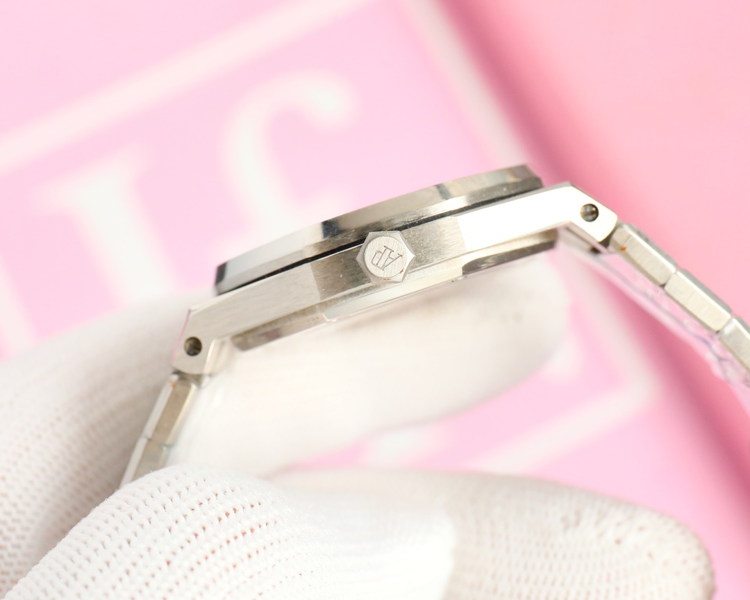 Luxurious Elby Watch for Modern Women: Elegant Design with Strong Visual Impact - 图片 7