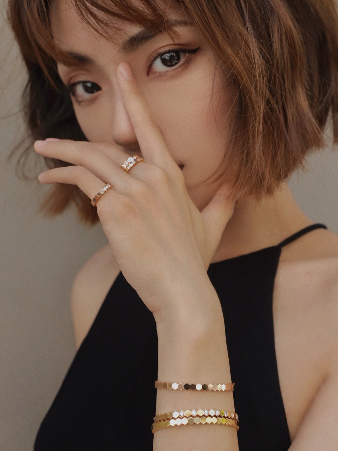 Luxury Bee My Love Love Nest Jewelry Collection: Modern Hexagonal Hive Symbolizes Nature’s Beauty.