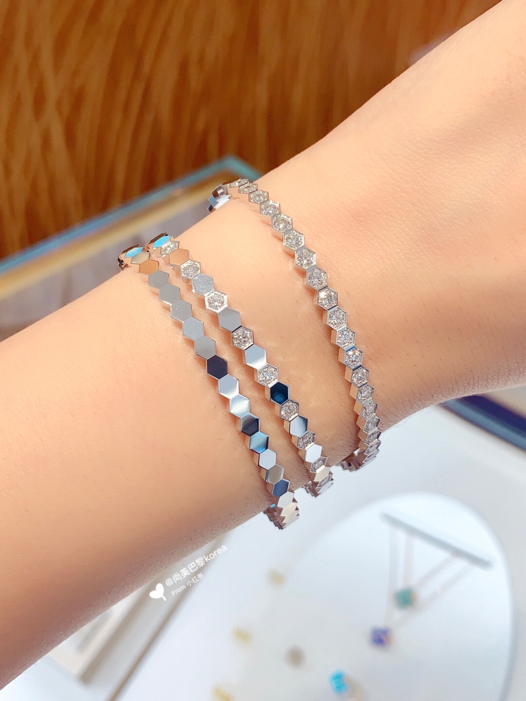 Luxury Bee My Love Love Nest: Modern Hexagonal Hive Inspired by Nature - 图片 2