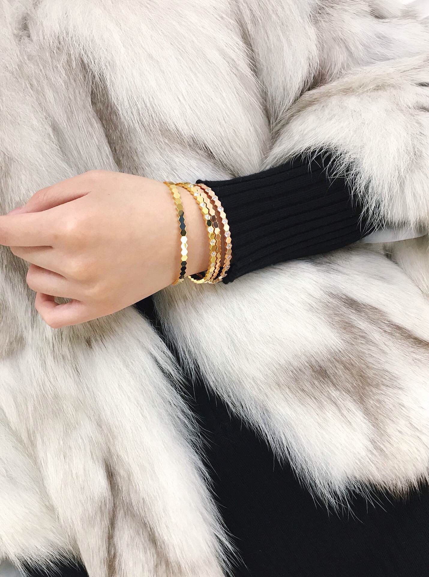 Luxury Bee My Love Love Nest: Modern Hexagonal Hive Inspired by Nature - 图片 6