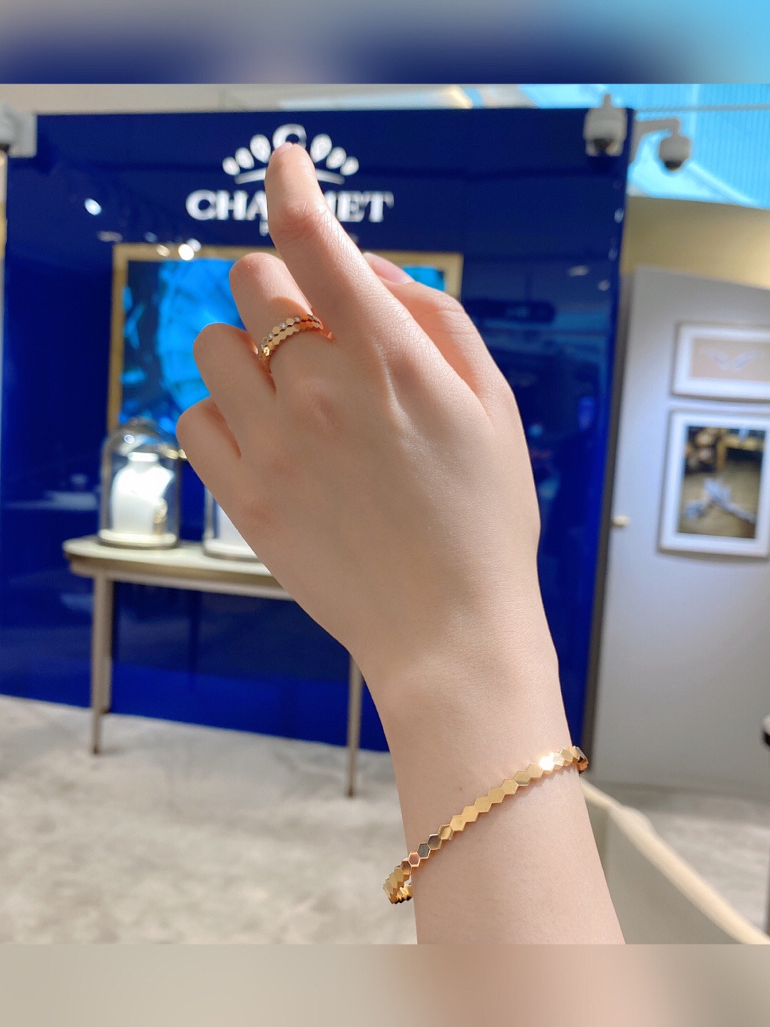 Luxury Bee My Love Love Nest: Modern Hexagonal Hive Inspired by Nature - 图片 3