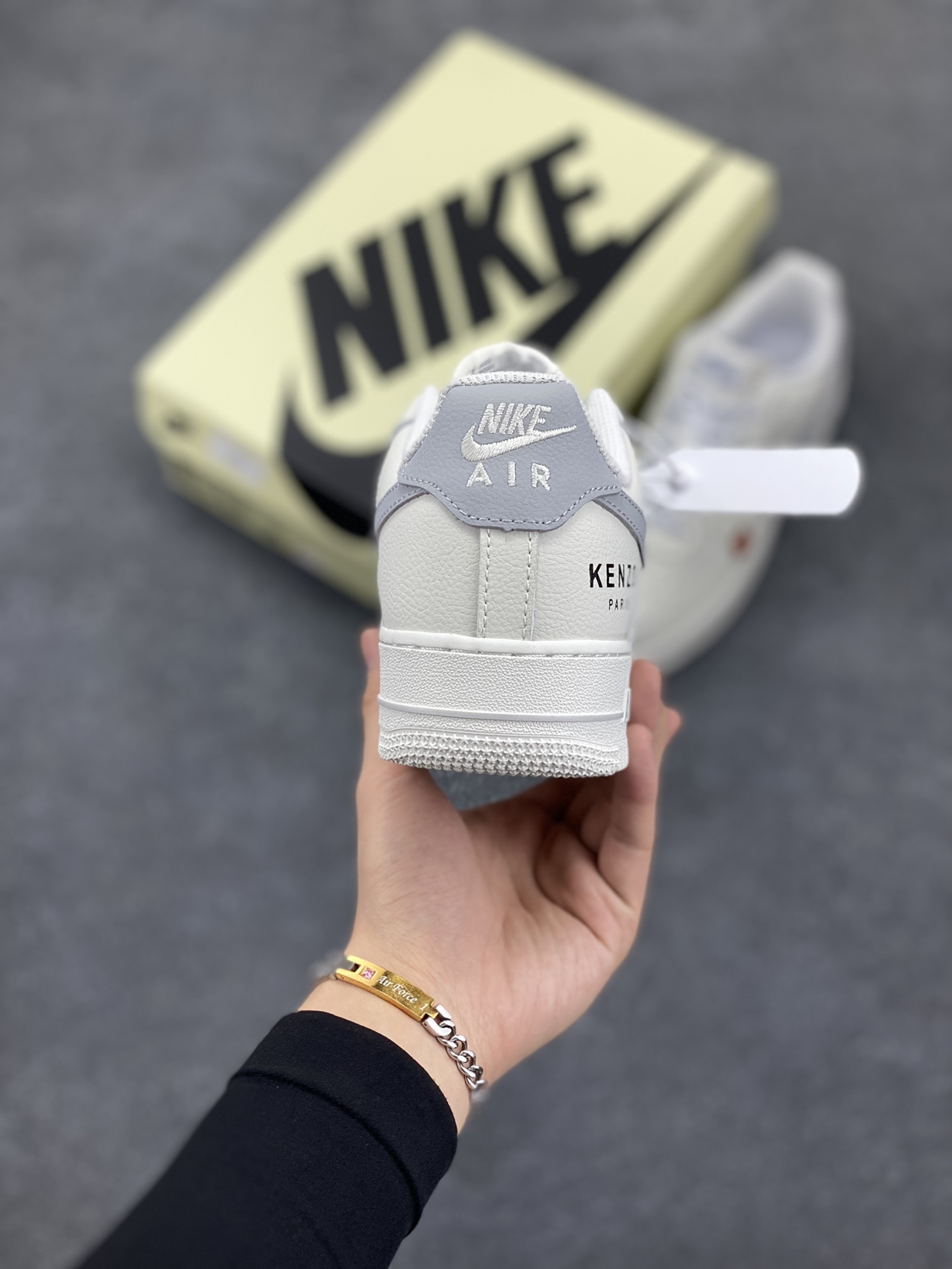 图片[4]-NIke Air Force 1 \’07 Low KENZO🌺联名 空军一号 低帮 运动鞋 休闲鞋 折边针车 工艺难度大 原楦头原纸板 原装鞋盒 定制五金配件 内置全掌气垫 原厂鞋底  货号：FC-918822 尺码：36 36.5 37.5 38 38.5 39 40 40.5 41 42 42.5 43 44 44.5 45-选品中心