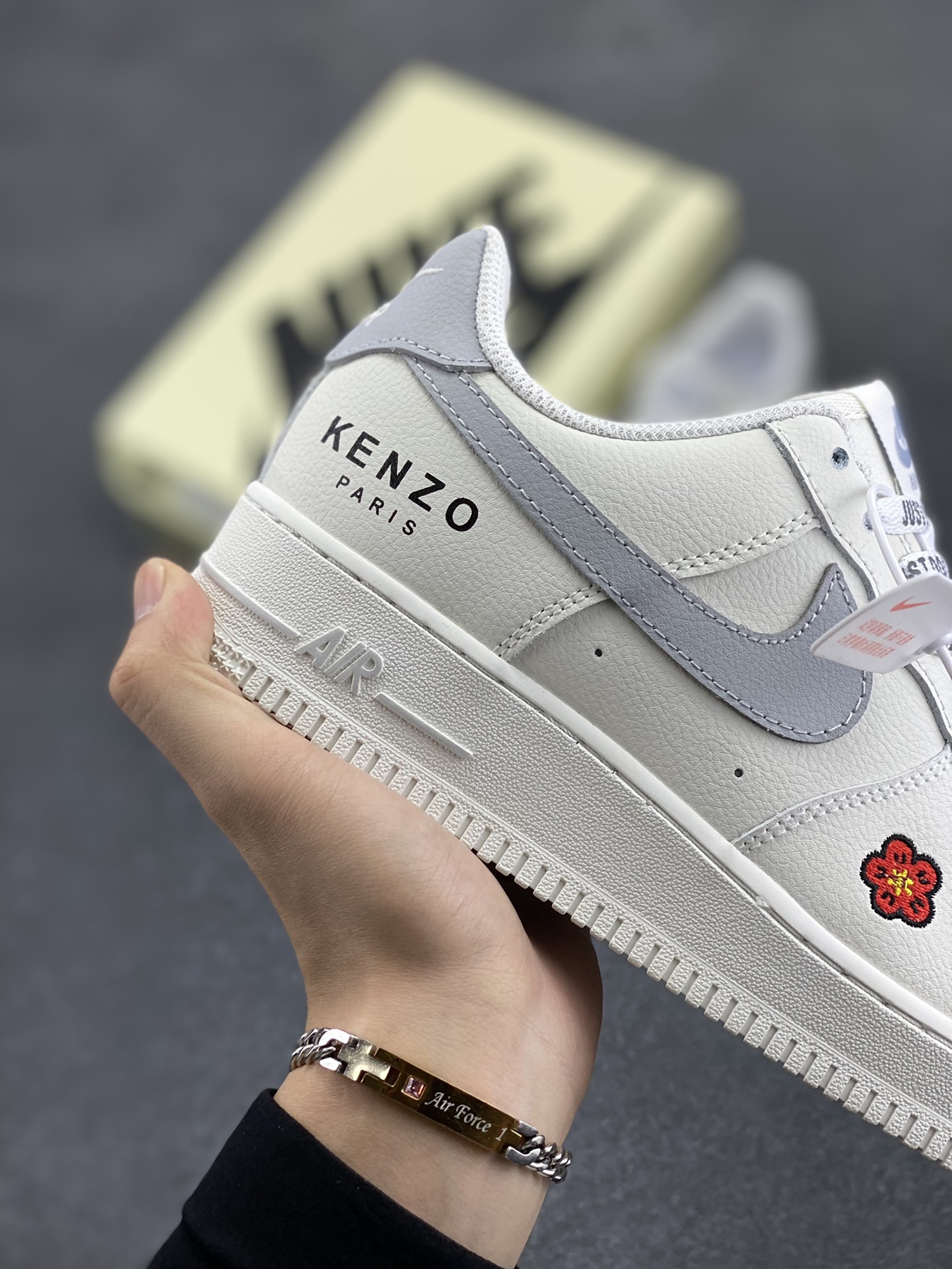 图片[6]-NIke Air Force 1 \’07 Low KENZO🌺联名 空军一号 低帮 运动鞋 休闲鞋 折边针车 工艺难度大 原楦头原纸板 原装鞋盒 定制五金配件 内置全掌气垫 原厂鞋底  货号：FC-918822 尺码：36 36.5 37.5 38 38.5 39 40 40.5 41 42 42.5 43 44 44.5 45-选品中心