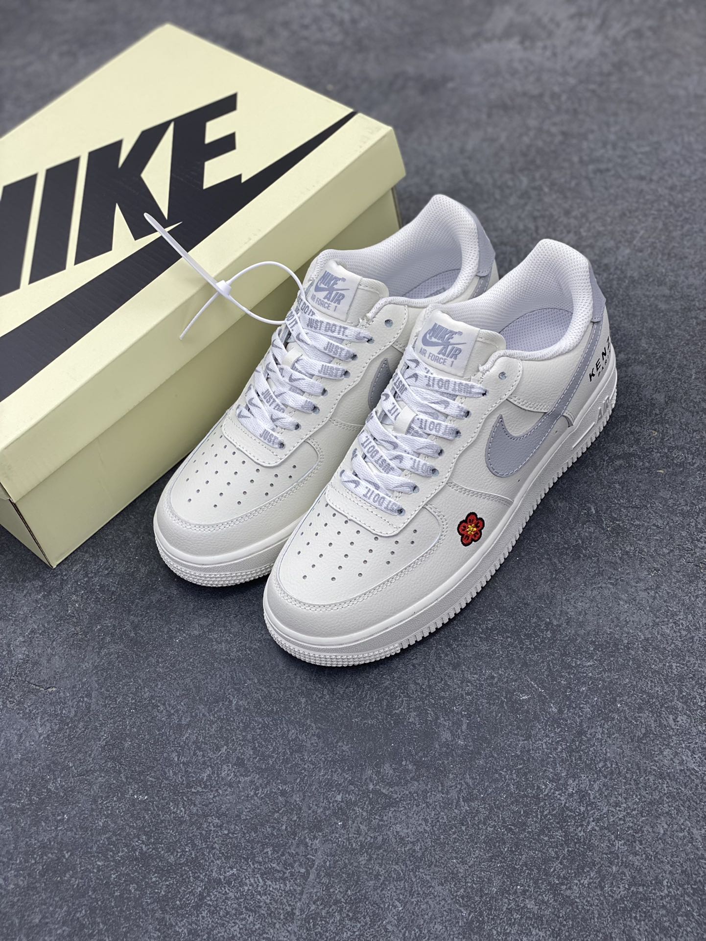 图片[8]-NIke Air Force 1 \’07 Low KENZO🌺联名 空军一号 低帮 运动鞋 休闲鞋 折边针车 工艺难度大 原楦头原纸板 原装鞋盒 定制五金配件 内置全掌气垫 原厂鞋底  货号：FC-918822 尺码：36 36.5 37.5 38 38.5 39 40 40.5 41 42 42.5 43 44 44.5 45-选品中心