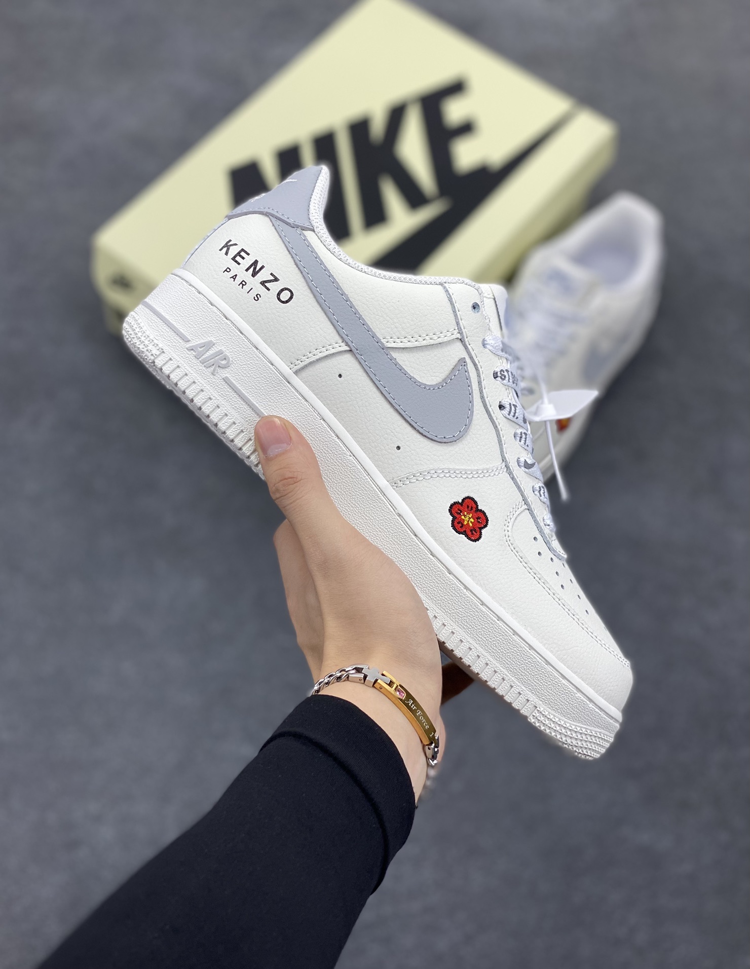 NIke Air Force 1 \’07 Low KENZO🌺联名 空军一号 低帮 运动鞋 休闲鞋 折边针车 工艺难度大 原楦头原纸板 原装鞋盒 定制五金配件 内置全掌气垫 原厂鞋底  货号:FC-918822 尺码:36 36.5 37.5 38 38.5 39 40 40.5 41 42 42.5 43 44 44.5 45-选品中心