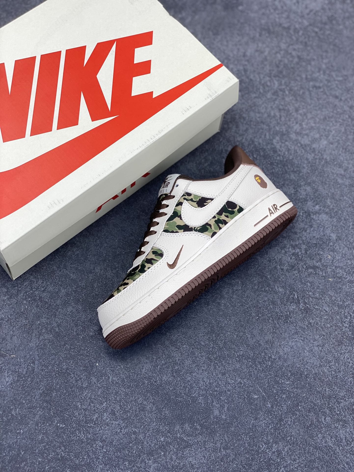 图片[7]-NIke Air Force 1 \’07 Low “Bape联名–米棕迷彩”空军一号 低帮 运动鞋 休闲鞋 折边针车 工艺难度大 原楦头原纸板 原装鞋盒 定制五金配件 内置全掌气垫 原厂鞋底 货号：KK1988-019 尺码：36 36.5 37.5 38 38.5 39 40 40.5 41 42 42.5 43 44 44.5 45-选品中心