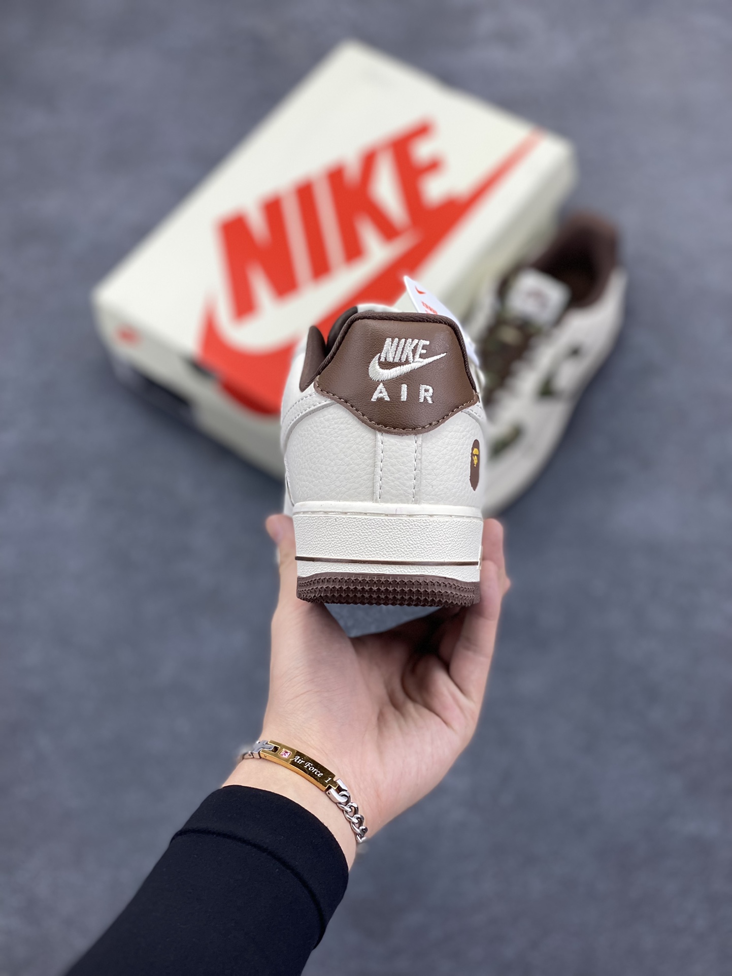 图片[4]-NIke Air Force 1 \’07 Low “Bape联名–米棕迷彩”空军一号 低帮 运动鞋 休闲鞋 折边针车 工艺难度大 原楦头原纸板 原装鞋盒 定制五金配件 内置全掌气垫 原厂鞋底 货号：KK1988-019 尺码：36 36.5 37.5 38 38.5 39 40 40.5 41 42 42.5 43 44 44.5 45-选品中心