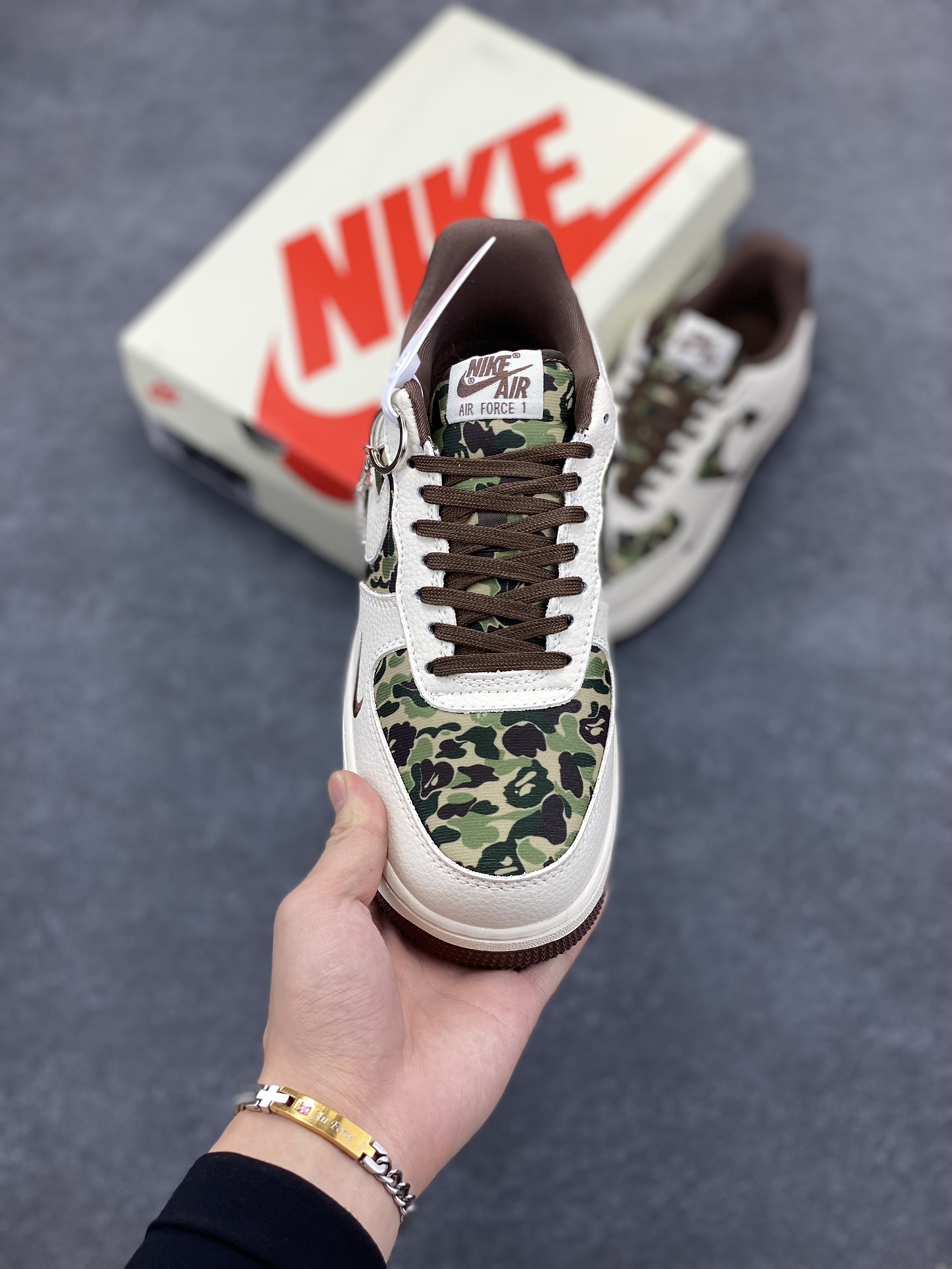 图片[2]-NIke Air Force 1 \’07 Low “Bape联名–米棕迷彩”空军一号 低帮 运动鞋 休闲鞋 折边针车 工艺难度大 原楦头原纸板 原装鞋盒 定制五金配件 内置全掌气垫 原厂鞋底 货号：KK1988-019 尺码：36 36.5 37.5 38 38.5 39 40 40.5 41 42 42.5 43 44 44.5 45-选品中心