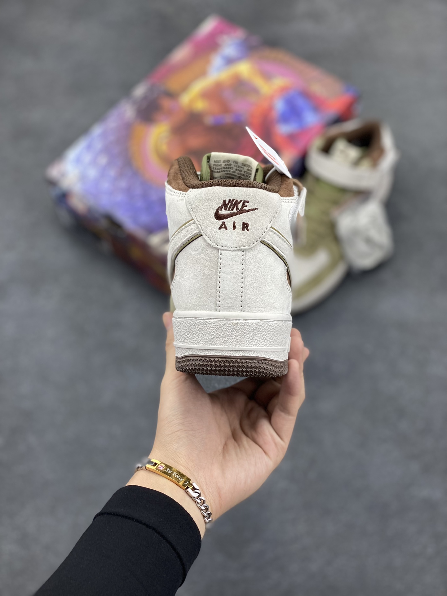 图片[4]-Nike Air Force 1 MID ’07 麂皮 “巧克力”配色 空军一号中帮休闲板鞋 原厂麂皮 原楦原纸板 纯正版型 高清洁度 内置全掌气垫 货号：LG1618-168 尺码：36 36.5 37.5 38 38.5 39 40 40.5 41 42 42.5 43 44 44.5 45-选品中心