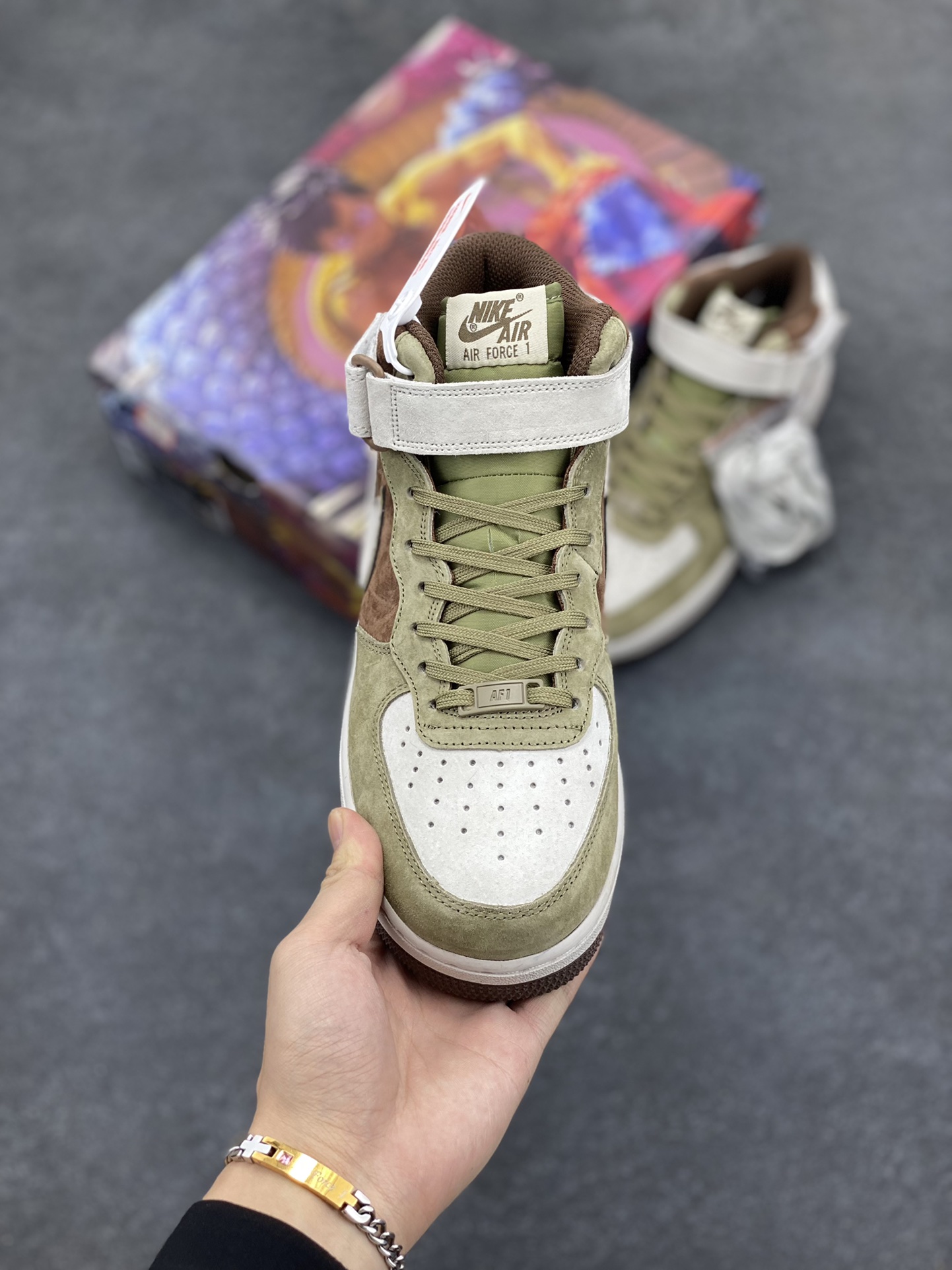 图片[2]-Nike Air Force 1 MID ’07 麂皮 “巧克力”配色 空军一号中帮休闲板鞋 原厂麂皮 原楦原纸板 纯正版型 高清洁度 内置全掌气垫 货号：LG1618-168 尺码：36 36.5 37.5 38 38.5 39 40 40.5 41 42 42.5 43 44 44.5 45-选品中心