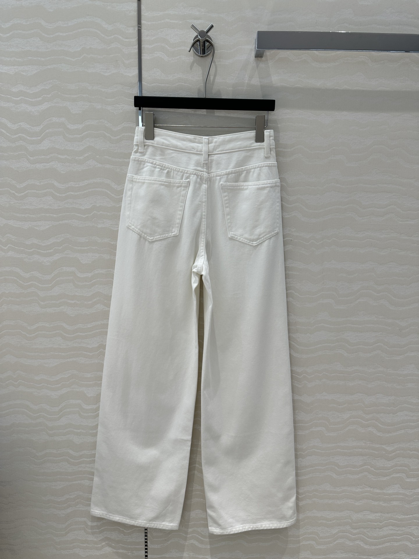 爆单推荐❤️原单品质，Row风法棍🥖白色阔腿直筒牛仔裤，进口加绒磨毛牛仔工艺保暖又显瘦！妈生大长腿直筒裤