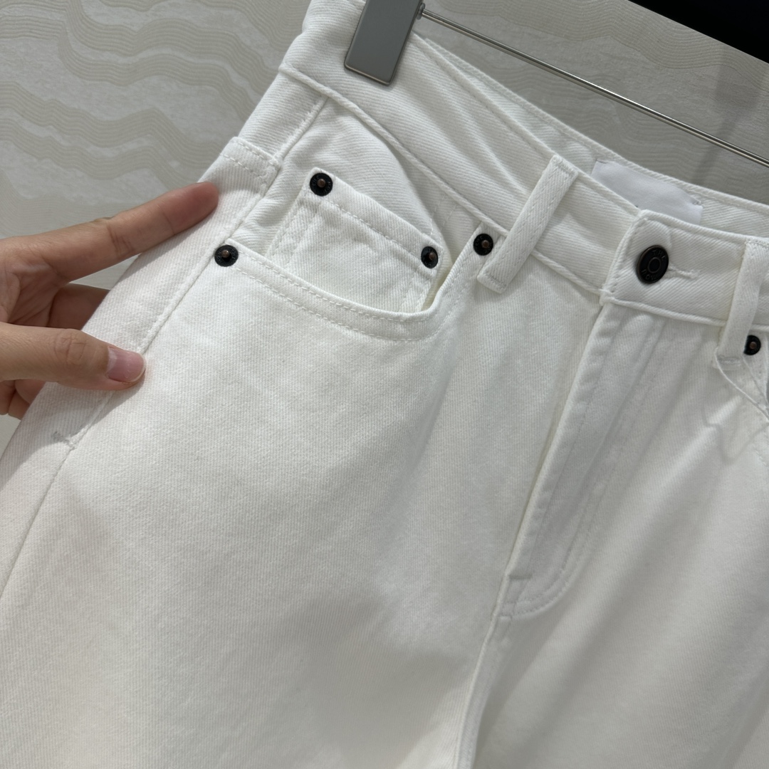 爆单推荐❤️原单品质，Row风法棍🥖白色阔腿直筒牛仔裤，进口加绒磨毛牛仔工艺保暖又显瘦！妈生大长腿直筒裤