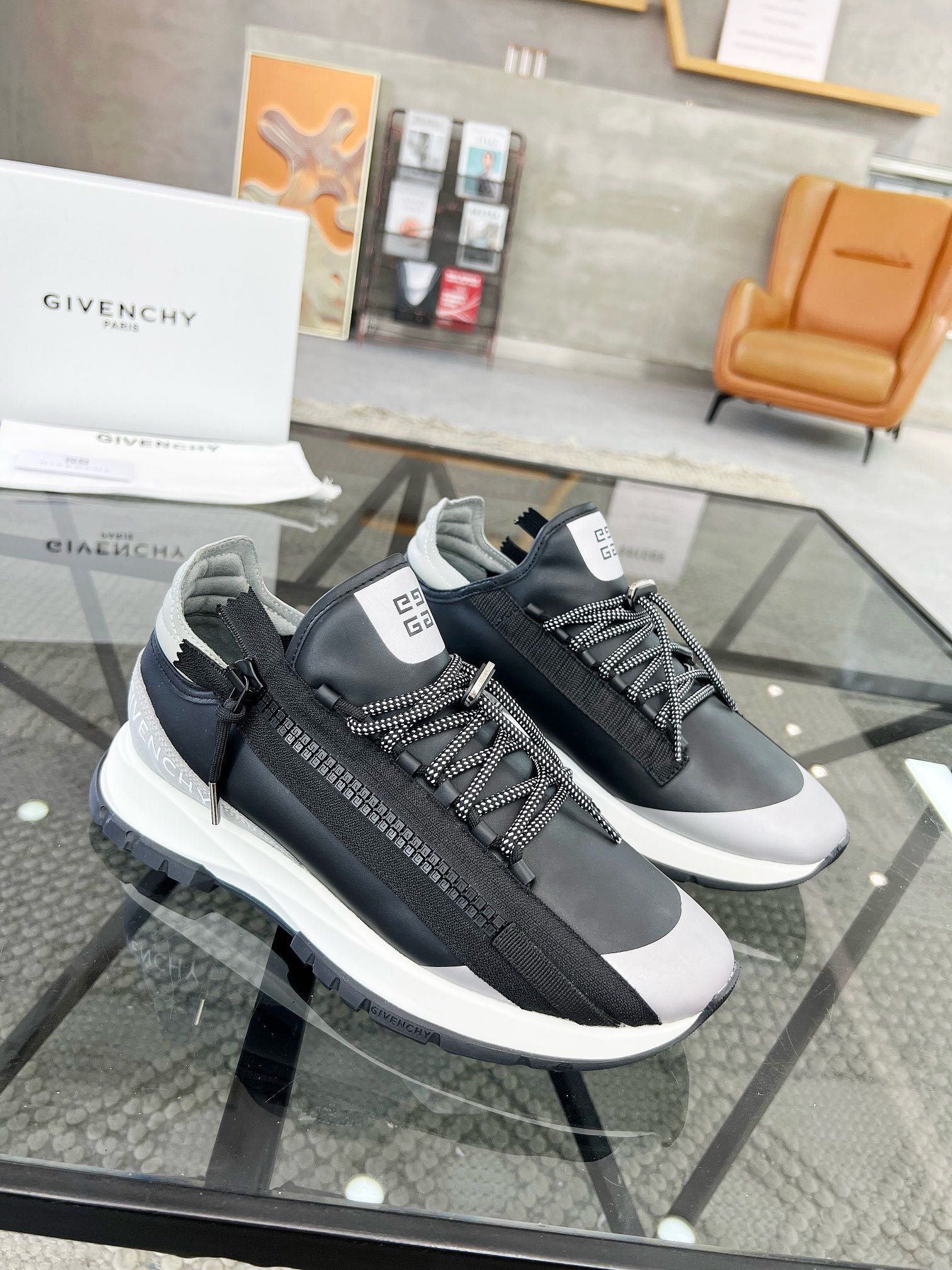 NO:220924,Brand GIVENCHY Color Original Color Number 38-44 Customized 45.46 Price Material Givenchy Top-grade Original Product!  The upper of the high-quality sports shoes is made of cowhide spliced ​​fabric and breathable mesh fabric inner lining. Cowhide footbed original outsole. The style is fashionable, simple and elegant. All-match style. Givenchy casual shoes. Givenchy, given, given, sneakers, cowhide19860909品牌GIVENCHY 颜色 原版配色 码数38-44定做45.46 价格 材质纪梵希顶级·原单货！精品好货运动鞋鞋面采用牛皮拼接布面料透气网布内里 牛皮垫脚 原版大底 版型时尚简洁大方 百搭款,纪梵希休闲鞋,givenchy,givenchy,sneakers,cowhide,Men's shoes