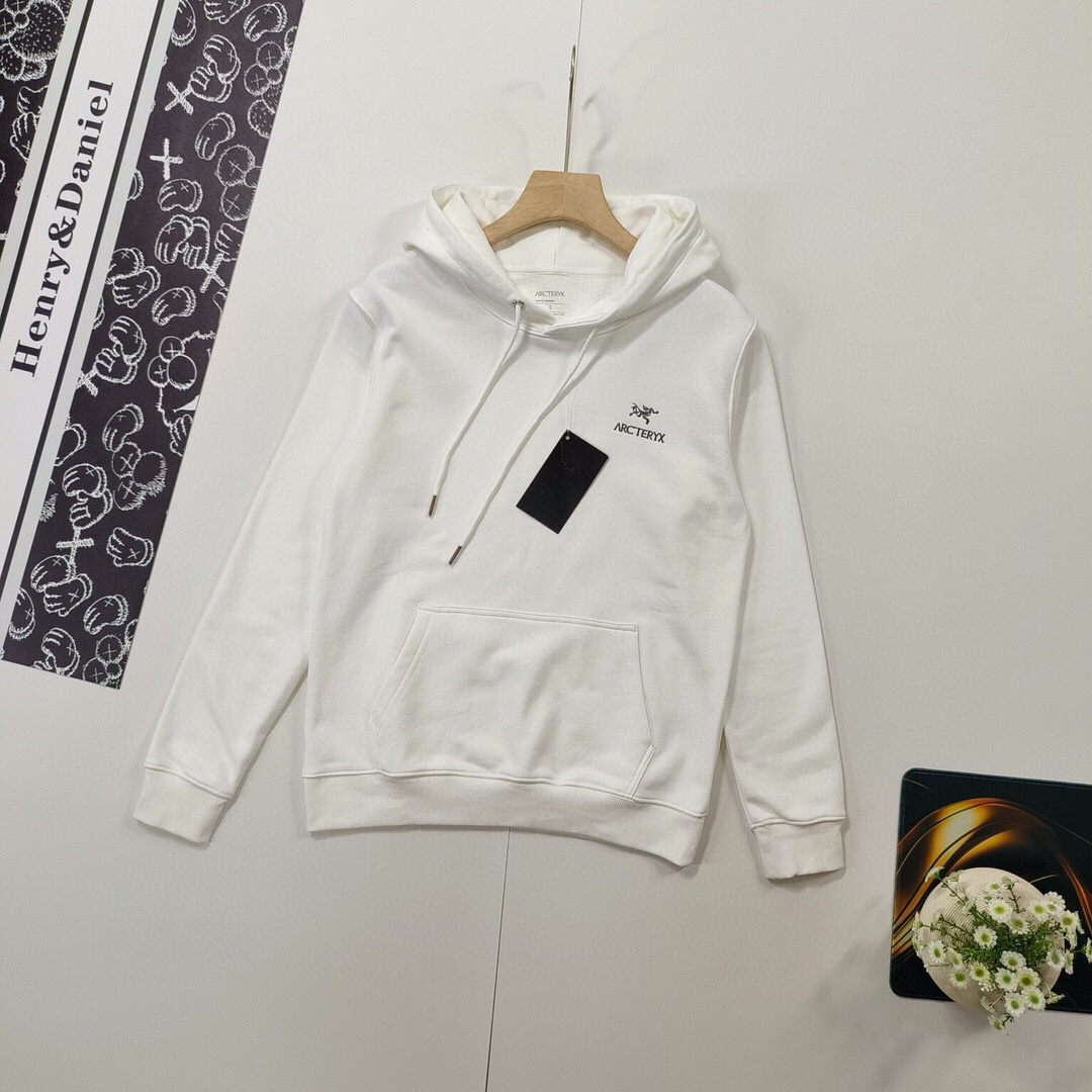 3.0 W21 Fowl Couple’s Hoodie: Classic, Soft, and Stylish Bird Logo Embroidery - 图片 3