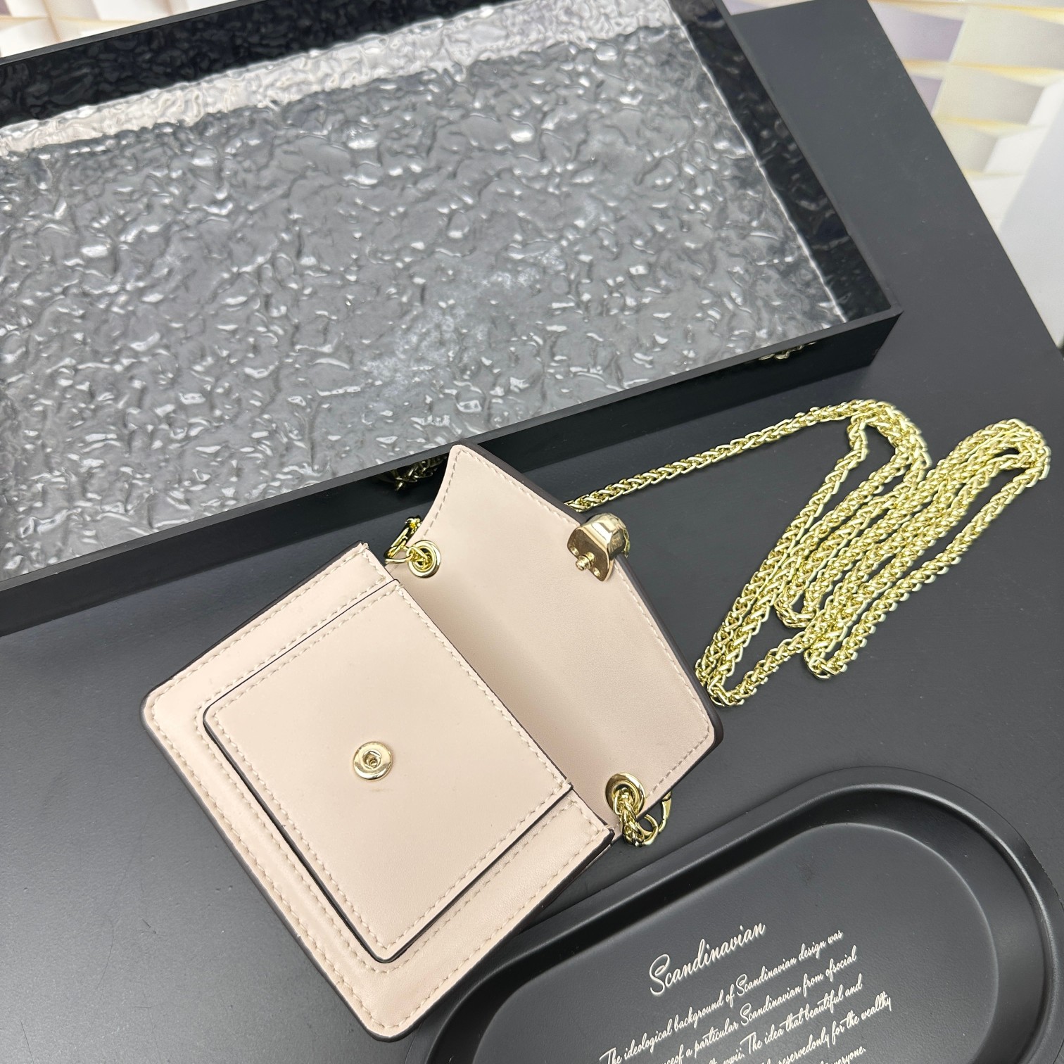 The Row Classic Handcrafted Luxury Leather Shoulder Bag Ref.06044F2D 7
