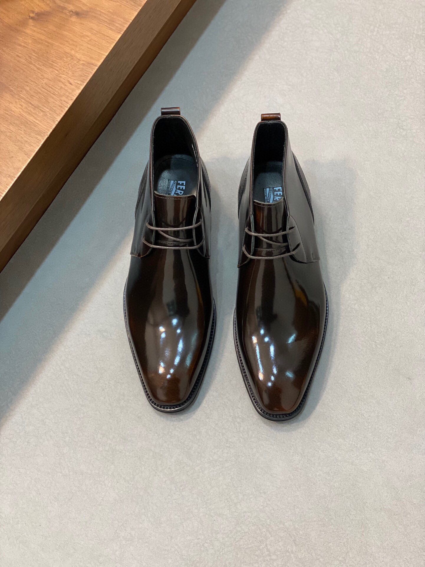 NO:219757,Brand Ferragamo Color original color matching Number 39-44 Custom made 38.45.46 Price Material Ferragamo New High Top Men's Business Leather Shoes are perfectly handmade for sale Original quality Exquisite workmanship rigorous upper using imported waxed cowhide craft cowhide inner original (real leather sole) upper high-end and atmospheric, Ferragamo men's boots, ferragamo, ferragamo, boots, cowhide, Leather soles19860909品牌Ferragamo 颜色原版配色 码数39-44定做38.45.46 价格 材质菲拉格慕新款 高帮 男士 商务皮鞋发售完美的手工制作 原单品质 做工精致严谨鞋面采用进口打蜡擦色牛皮工艺牛皮内里 原版（真皮大底）上脚 高端大气,菲拉格慕男靴,ferragamo,ferragamo,boots,cowhide,Leather soles,Men's shoes