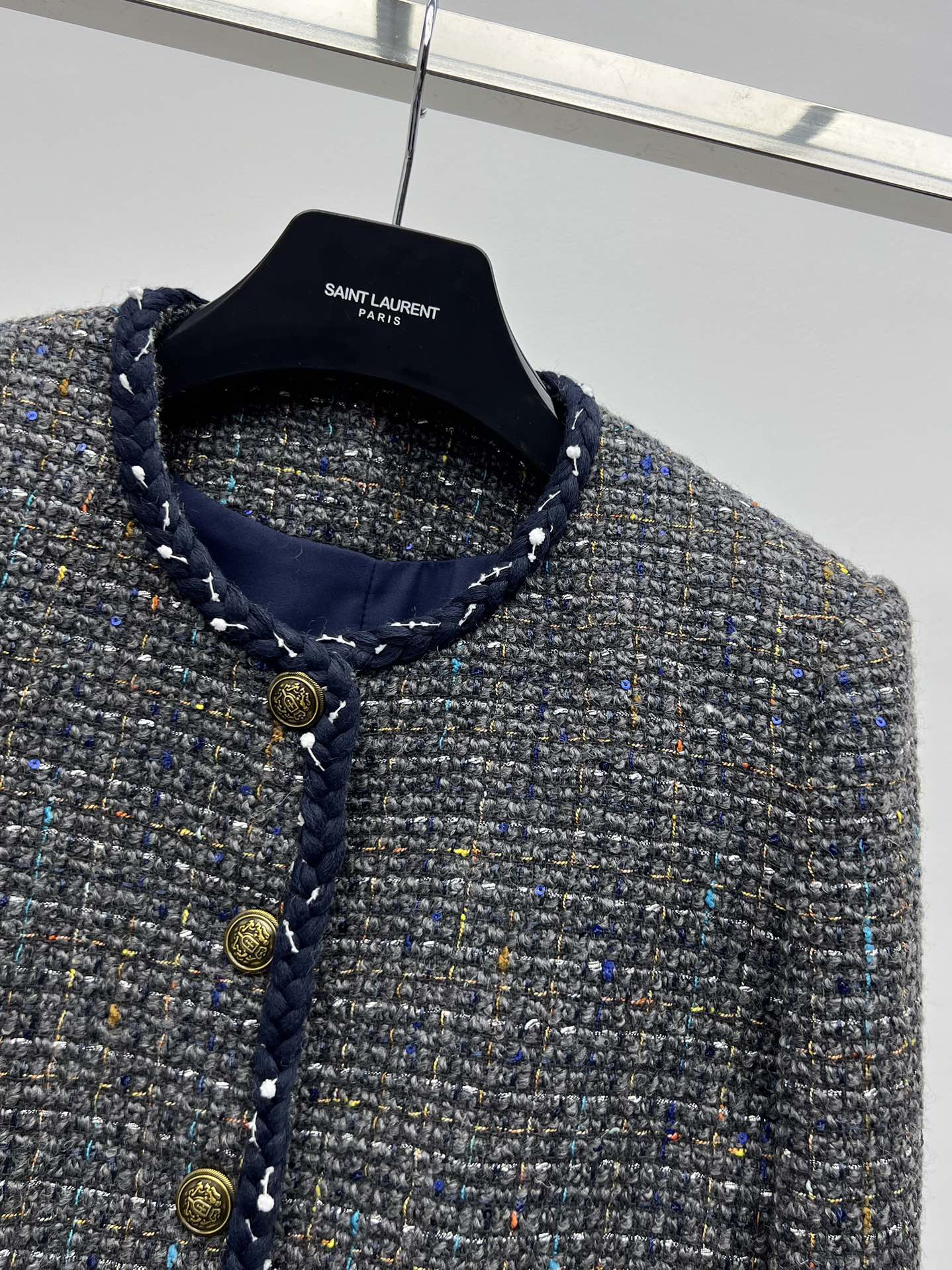 One-Size-Fits-All Female Suit in Retro Blue and Gray, Made of Wool and Flowers - 图片 2