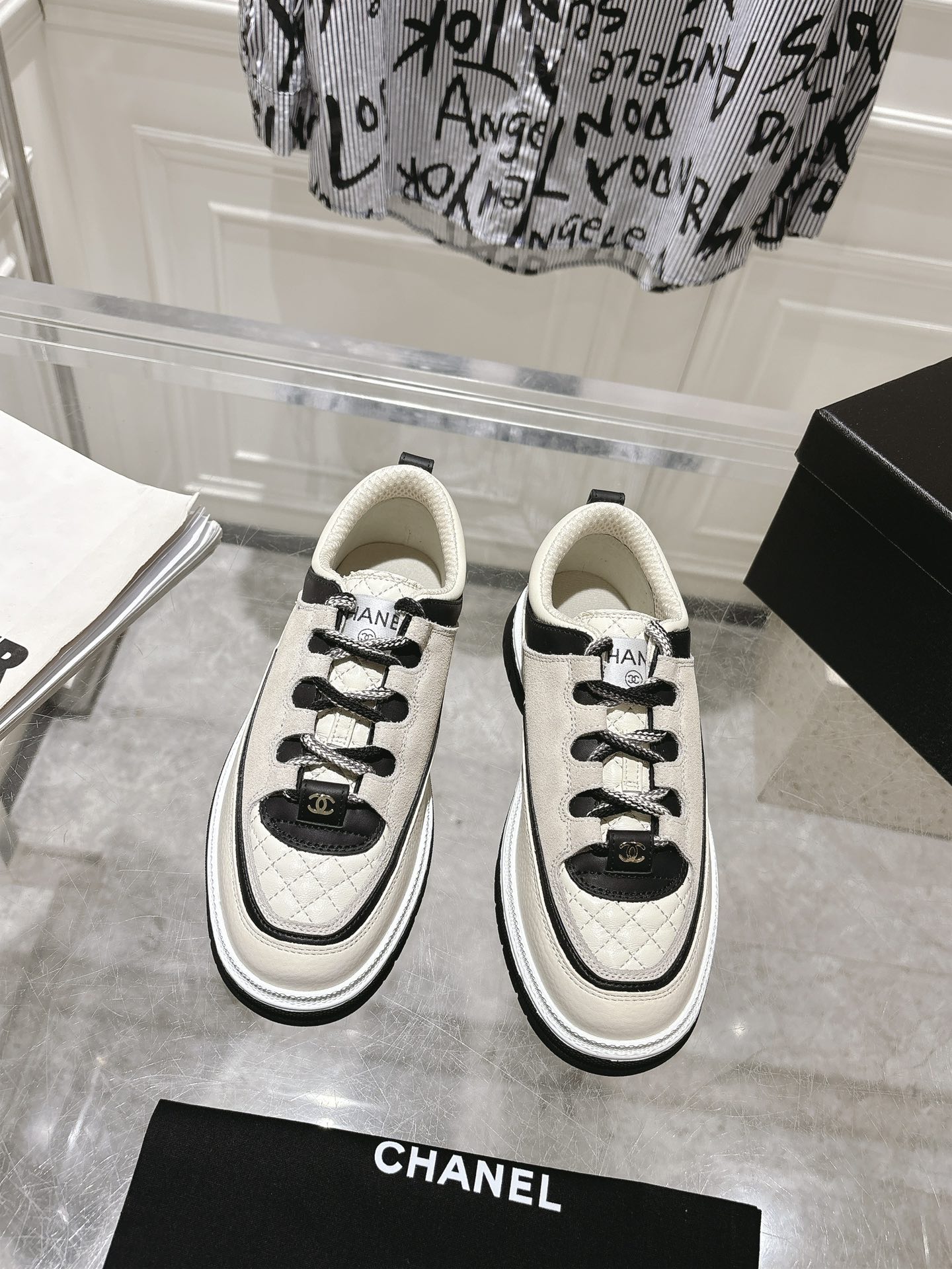 NO:165473,Batch Top version with full set of airplane box Chanel25c rhombus panda sneakers!  Purchase the original 1:1 development calf leather material, original mold opening sole size 35 36 37 38 39 40, casual shoes/sports shoes, chanel, sneakers, cowhide19860909批 顶级版本配全套飞机盒Chanel25c菱格熊猫运动鞋！ 购入原版1:1开发 小牛皮材质,原版开模大底 size 35 36 37 38 39 40,休闲鞋/运动鞋,chanel,sneakers,cowhide,Women's Shoes