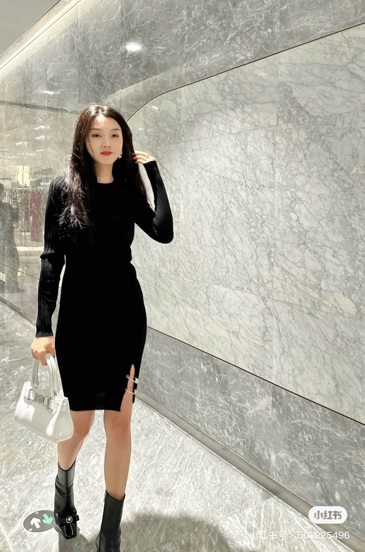 NO:422575,Model number D24112347 Versac* new style, stylish and sexy metal pin decorative pit striped round neck long sleeves, slim knitted dress!  Black, (M size bust 40, sleeve length 59, skirt length 82) hair, versace, skirt, alexander wang19860909款号D24112347 Versac*新款 时尚性感金属别针装饰坑条纹圆领长袖包身显瘦针织连衣裙！黑色,（M码胸围40,袖长59,裙长82）发,,versace,skirts,alexander wang,Women's clothing