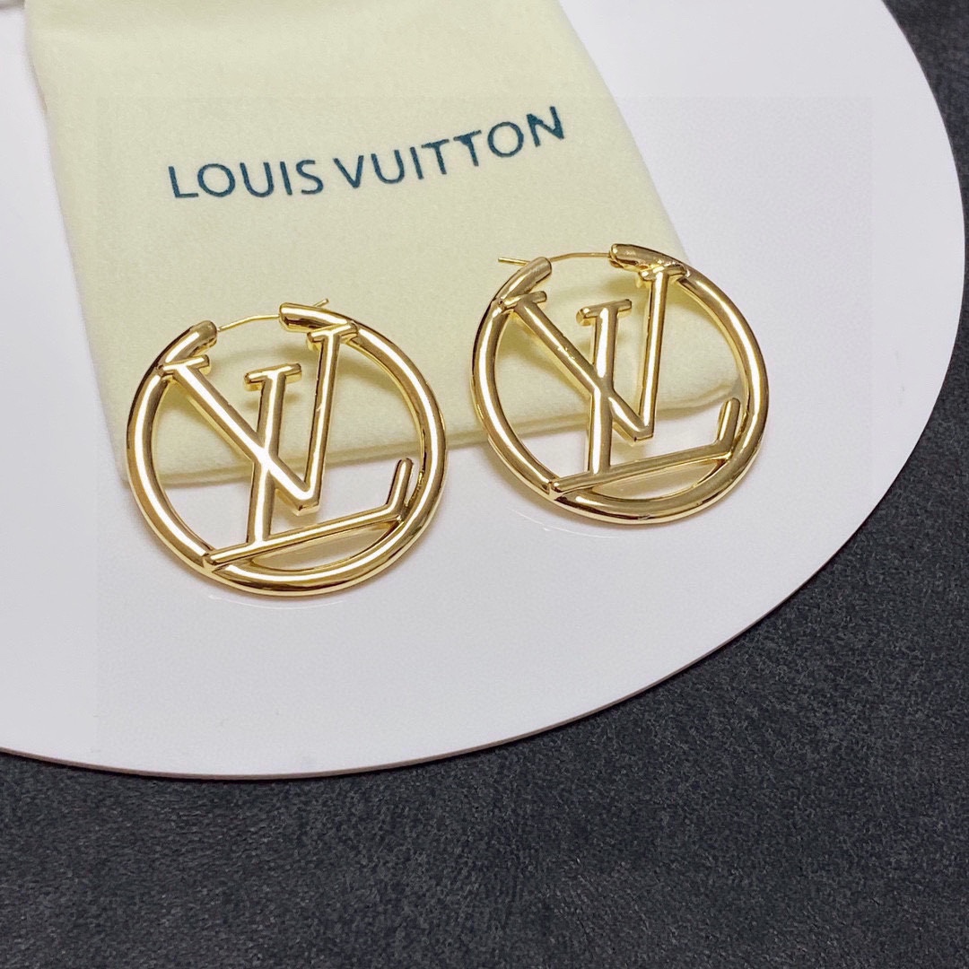 Vintage LV Letter Stud Earrings - Comprehensive 4