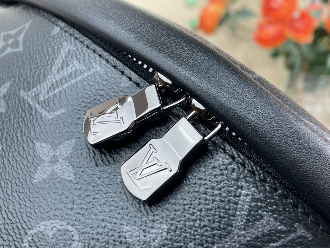 Louis Vuitton LV Discovery Vendita all'ingrosso Borse da Cintura Dalla Cina 2025 Nero Monogram Eclipse Tela Fashion Casual M46035 6 i1732383569 7460 4