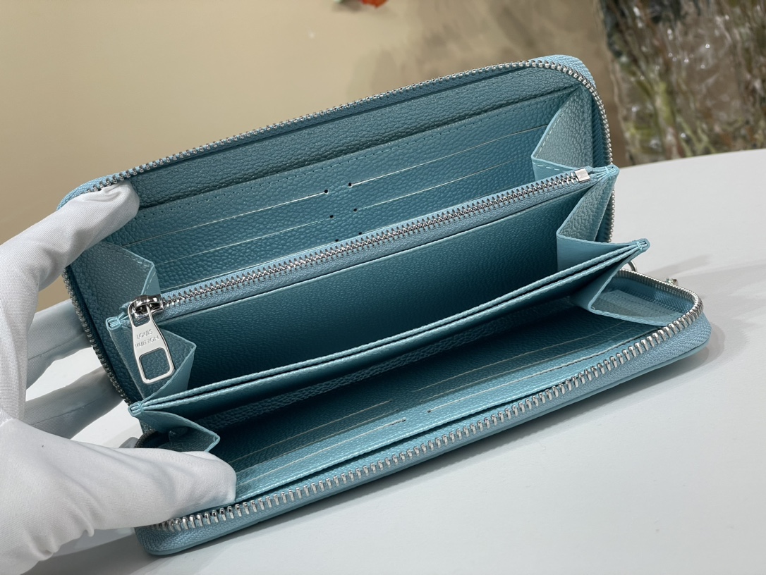 Louis Vuitton Portafoglio Blu Azzurro M12680 7 i1732384162 3671 5