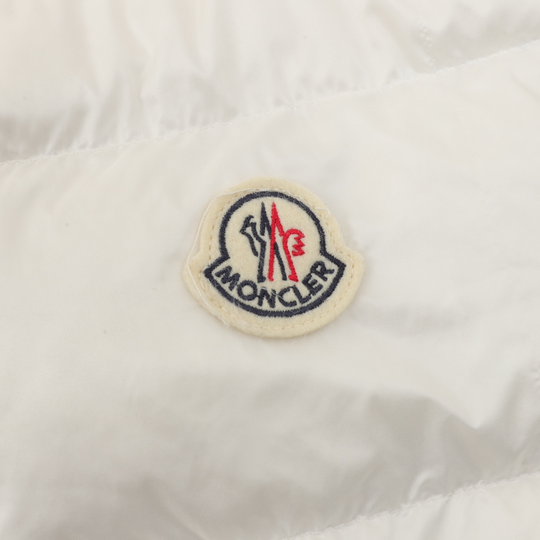 MONCLER/蒙口MC HERMIFUR系列短款女款羽绒服-Chinese UA Cheap High Quatity Brand Clothes Bags handbags Sneakers wholesale wholesaler seller from China Factory suppliers Fashion Clothing Shoes best Quality Beautiful Price MONCLER/蒙口MC HERMIFUR系列短款女款羽绒服