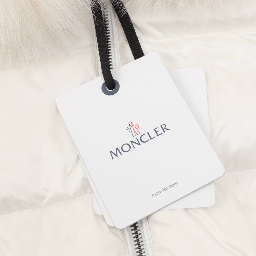 MONCLER/蒙口MC HERMIFUR系列短款女款羽绒服-Chinese UA Cheap High Quatity Brand Clothes Bags handbags Sneakers wholesale wholesaler seller from China Factory suppliers Fashion Clothing Shoes best Quality Beautiful Price MONCLER/蒙口MC HERMIFUR系列短款女款羽绒服