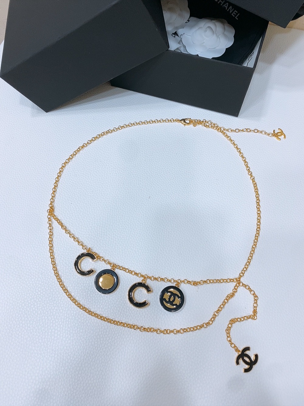 Chanel 代购级 香奈儿 chanel 树脂黑 金色金属腰链 黄铜材质 优雅 均码