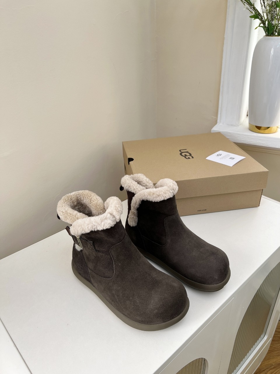 NO:541978,Ugg second-generation Korean biscuit boots, new small potato biscuit base, inner sheepskin, a pair of winter is not afraid of cold Size: 35-40,, boots, sheepskin19860909Ugg二代韩系饼干靴 新增小土豆饼干底 ,内里羊皮毛 一双过冬不怕冷 Size:35-40,,boots,sheepskin,Men's shoes