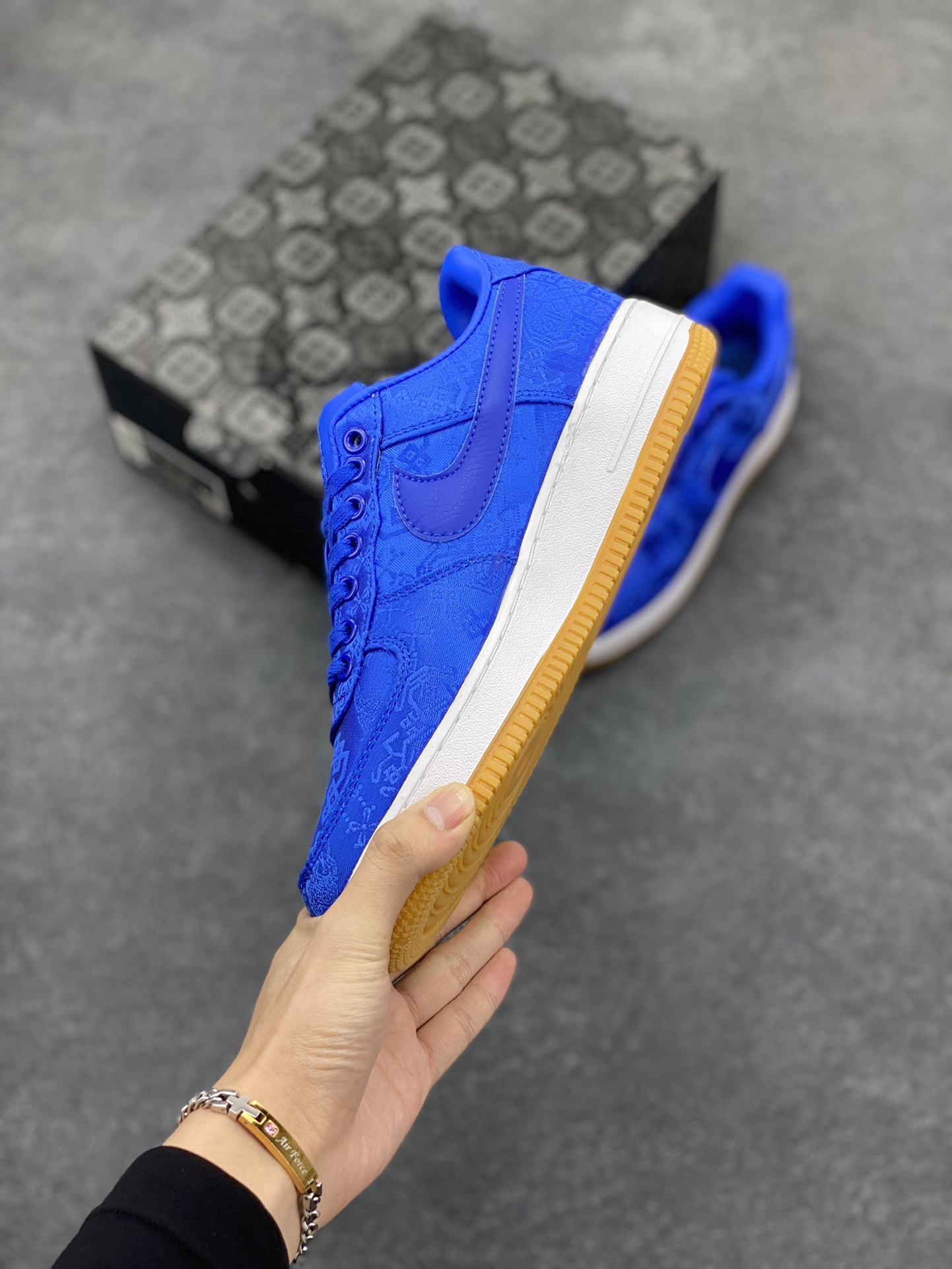 图片[3]-Clot x Nike Air Force 1 Premium AF1 陈冠希 藤原浩联名 丝绸 空军一号低帮百搭休闲运动板鞋。柔软、弹性十足的缓震性能和出色的中底设计，横跨复古与现代的外型结合，造就出风靡全球三十多年的Force 1，直到今天还深受青睐 货号：CJ5290-400 尺码：36 36.5 37.5 38 38.5 39 40 40.5 41 42 42.5 43 44 44.5 45-选品中心