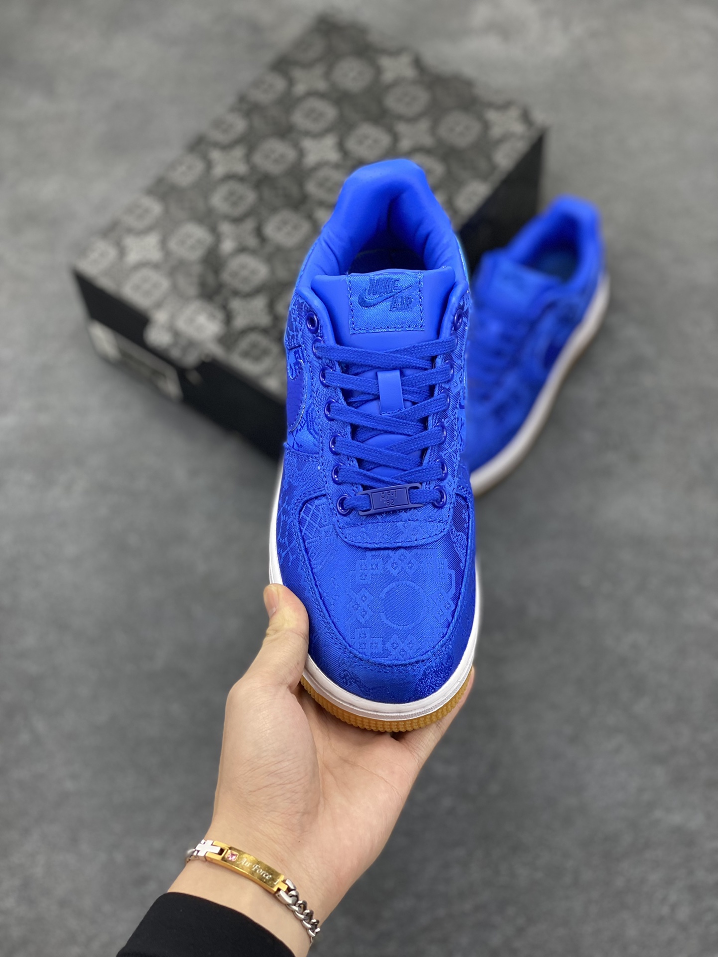 图片[2]-Clot x Nike Air Force 1 Premium AF1 陈冠希 藤原浩联名 丝绸 空军一号低帮百搭休闲运动板鞋。柔软、弹性十足的缓震性能和出色的中底设计，横跨复古与现代的外型结合，造就出风靡全球三十多年的Force 1，直到今天还深受青睐 货号：CJ5290-400 尺码：36 36.5 37.5 38 38.5 39 40 40.5 41 42 42.5 43 44 44.5 45-选品中心