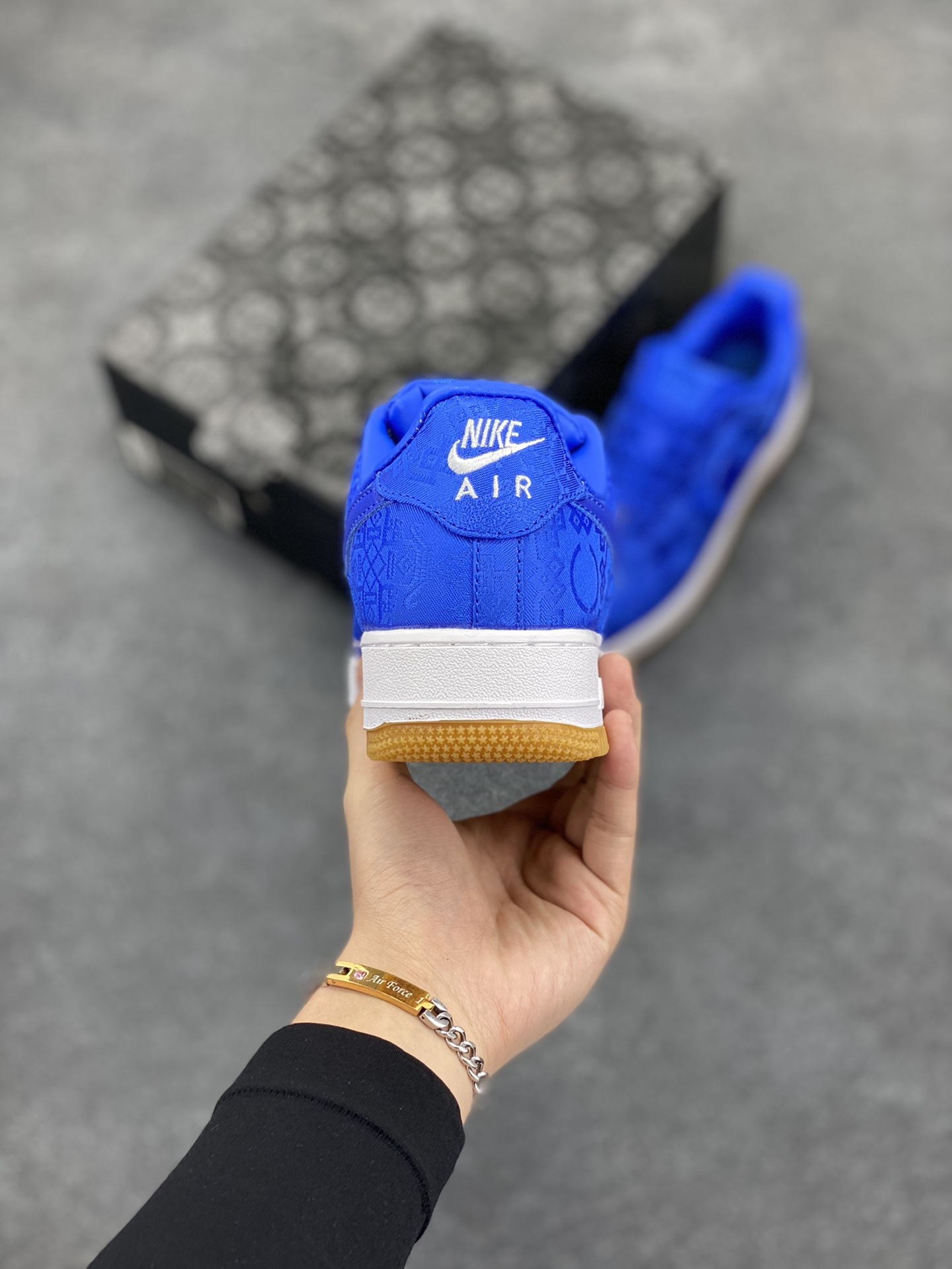图片[4]-Clot x Nike Air Force 1 Premium AF1 陈冠希 藤原浩联名 丝绸 空军一号低帮百搭休闲运动板鞋。柔软、弹性十足的缓震性能和出色的中底设计，横跨复古与现代的外型结合，造就出风靡全球三十多年的Force 1，直到今天还深受青睐 货号：CJ5290-400 尺码：36 36.5 37.5 38 38.5 39 40 40.5 41 42 42.5 43 44 44.5 45-选品中心