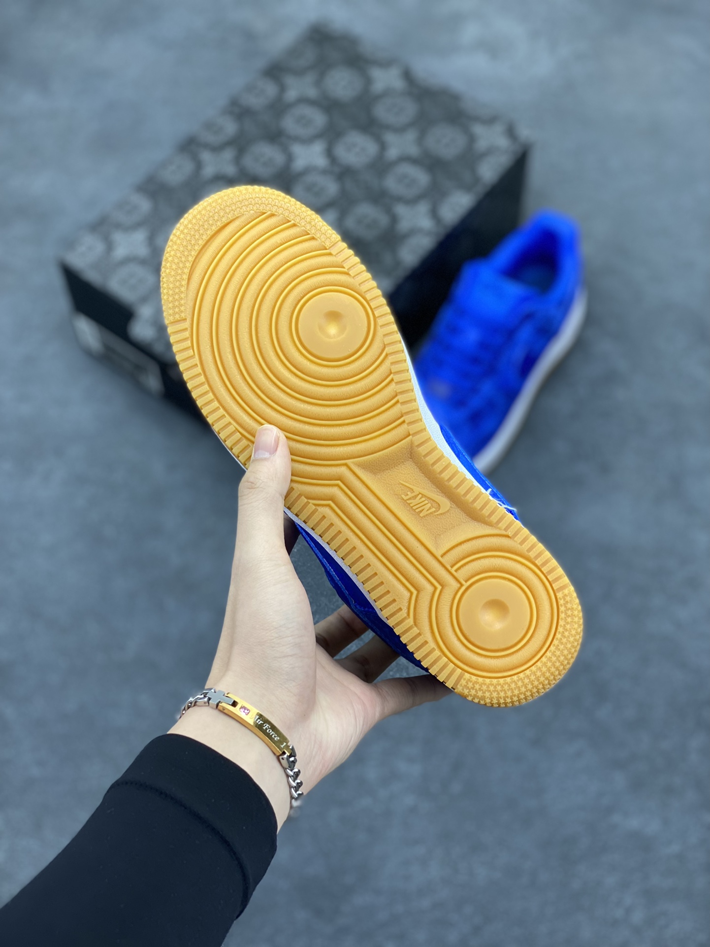 图片[5]-Clot x Nike Air Force 1 Premium AF1 陈冠希 藤原浩联名 丝绸 空军一号低帮百搭休闲运动板鞋。柔软、弹性十足的缓震性能和出色的中底设计，横跨复古与现代的外型结合，造就出风靡全球三十多年的Force 1，直到今天还深受青睐 货号：CJ5290-400 尺码：36 36.5 37.5 38 38.5 39 40 40.5 41 42 42.5 43 44 44.5 45-选品中心