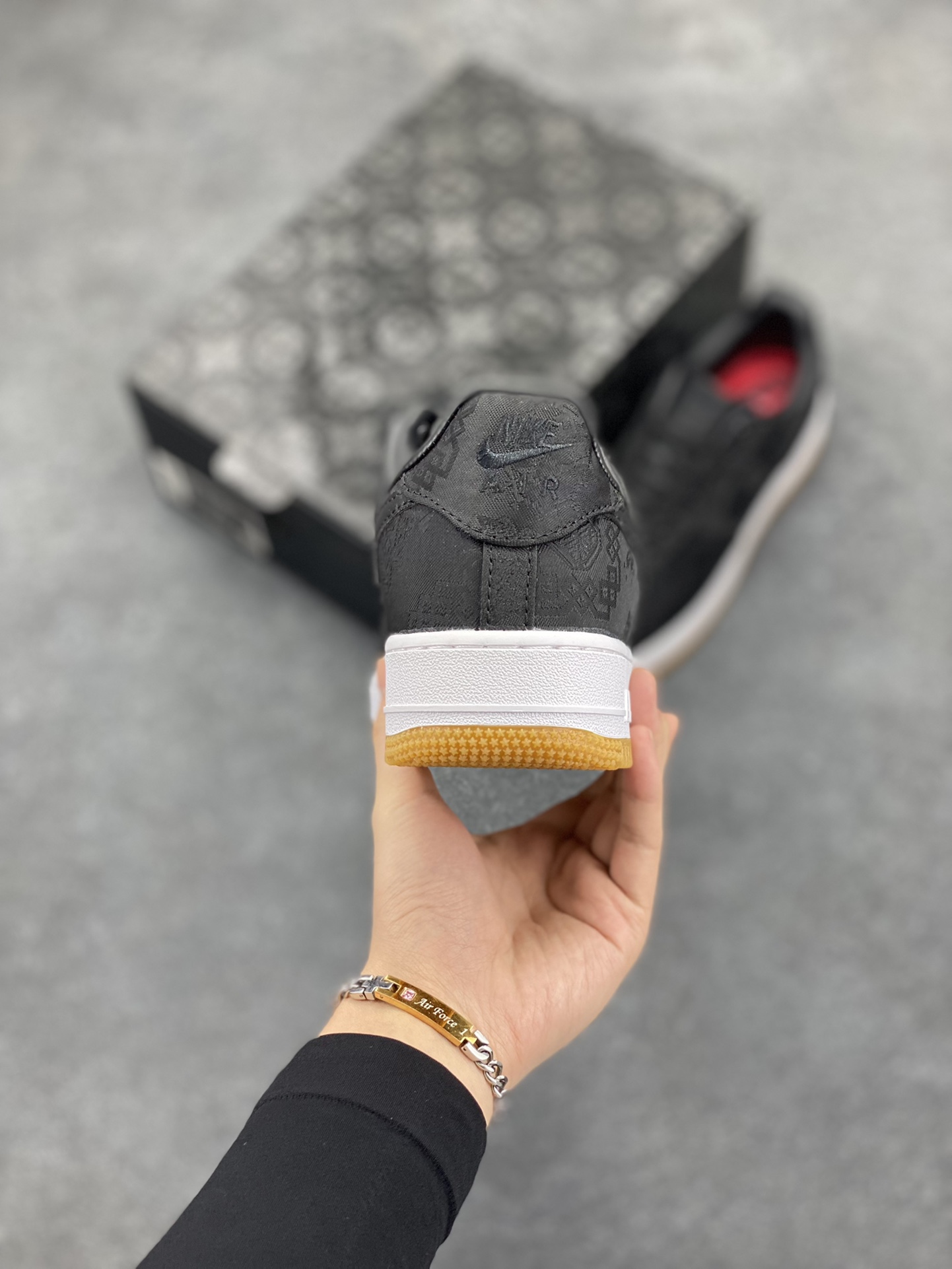 图片[4]-Clot x Nike Air Force 1 Premium AF1 陈冠希 藤原浩联名 丝绸 空军一号低帮百搭休闲运动板鞋。柔软、弹性十足的缓震性能和出色的中底设计，横跨复古与现代的外型结合，造就出风靡全球三十多年的Force 1，直到今天还深受青睐 货号：CZ3966-001 尺码：36 36.5 37.5 38 38.5 39 40 40.5 41 42 42.5 43 44 44.5 45-选品中心