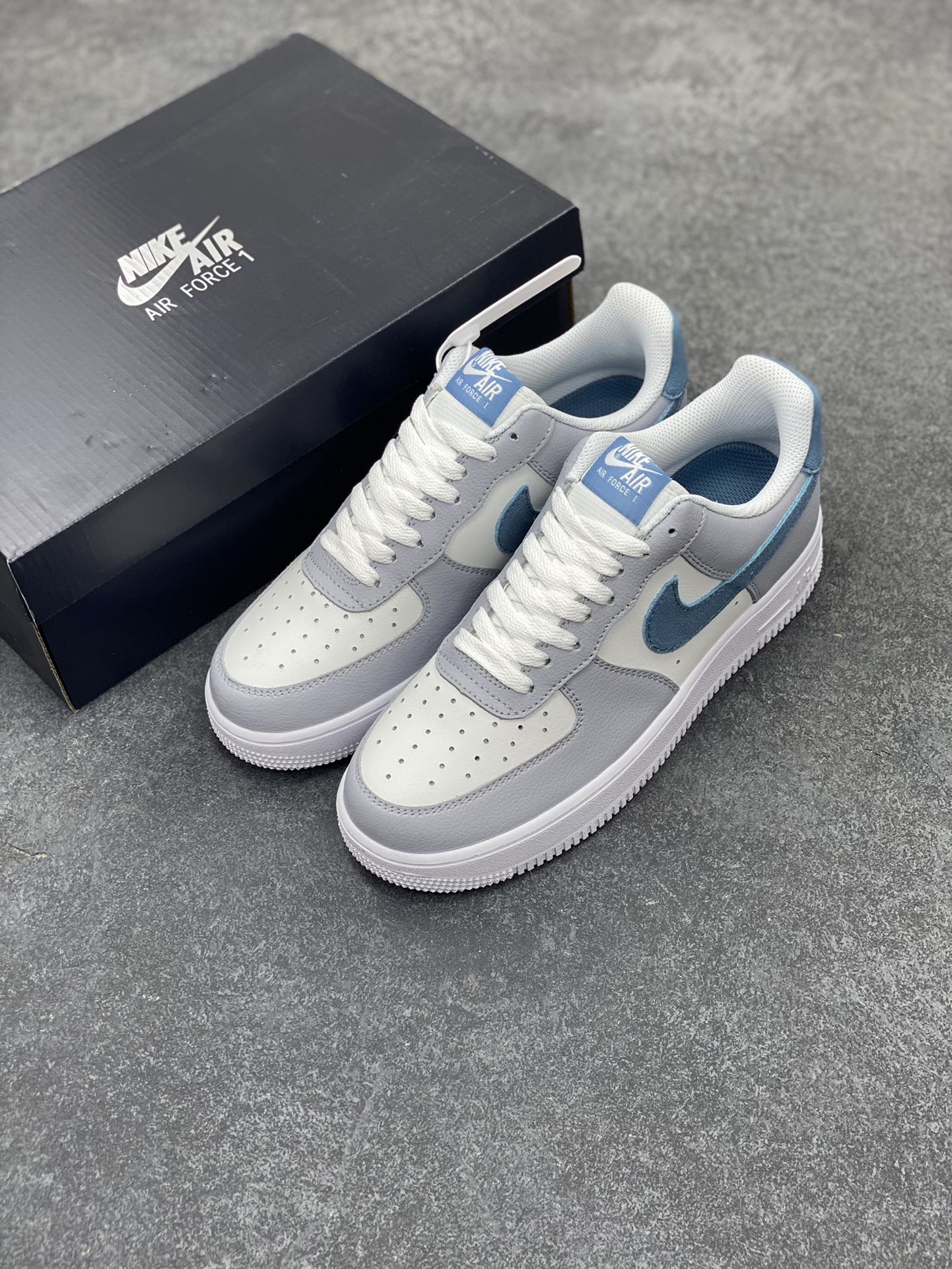 图片[8]-Nike Air Force 1 Low 灰蓝 原楦头原纸板 打造纯正空军版型 专注外贸渠道 全掌内置蜂窝气垫 原盒配件 原厂中底钢印、拉帮完美 货号：HV1795-141 尺码：36 36.5 37.5 38 38.5 39 40 40.5 41 42 42.5 43 44 44.5 45-选品中心