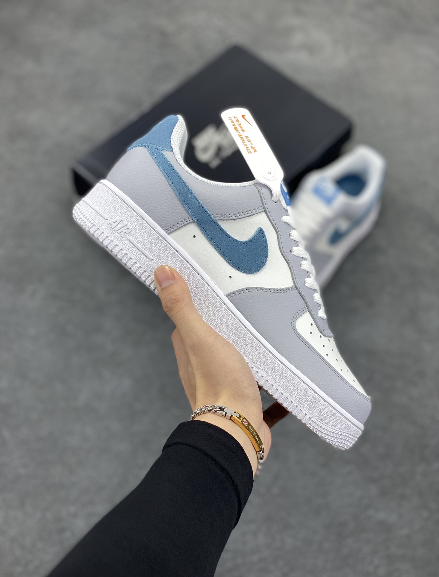 Nike Air Force 1 Low 灰蓝 原楦头原纸板 打造纯正空军版型 专注外贸渠道 全掌内置蜂窝气垫 原盒配件 原厂中底钢印、拉帮完美 货号:HV1795-141 尺码:36 36.5 37.5 38 38.5 39 40 40.5 41 42 42.5 43 44 44.5 45-选品中心