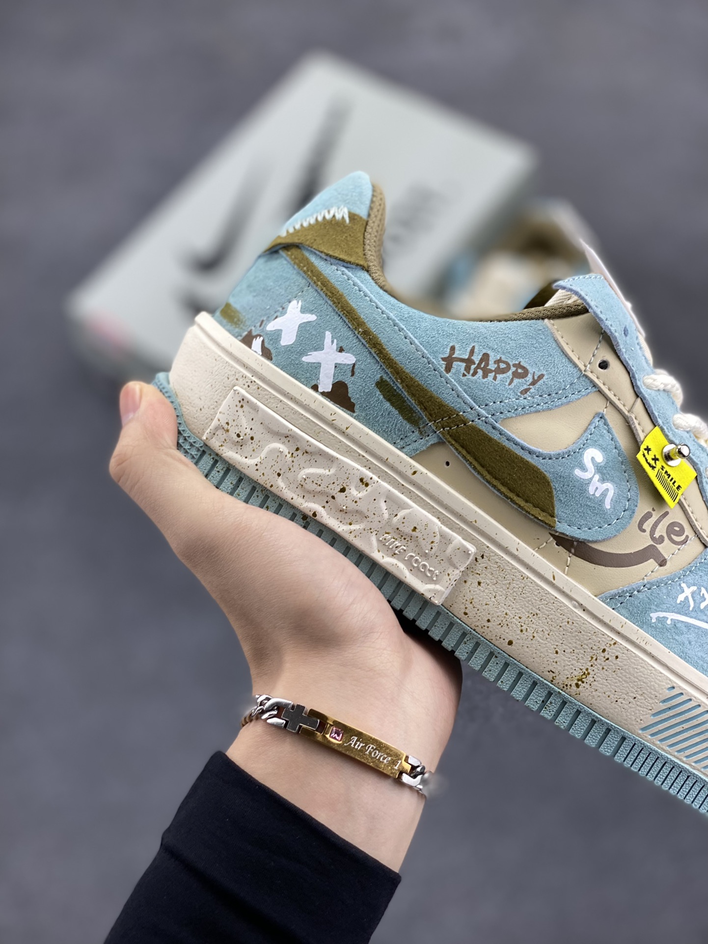 图片[6]-“Enjoy life”NK Air Force 1 Fontanka“苦中作乐” 空军一号定制低帮秋冬板鞋 人生如逆旅，苦乐常相伴。在生活的重重压力与磨难之下，苦中作乐犹如黑暗中的一丝曙光，给予我们继续前行的力量与勇气，享受生活 货号：CW6688-508 尺码：36 36.5 37.5 38 38.5 39 40 40.5 41 42 42.5 43 44 44.5 45-选品中心