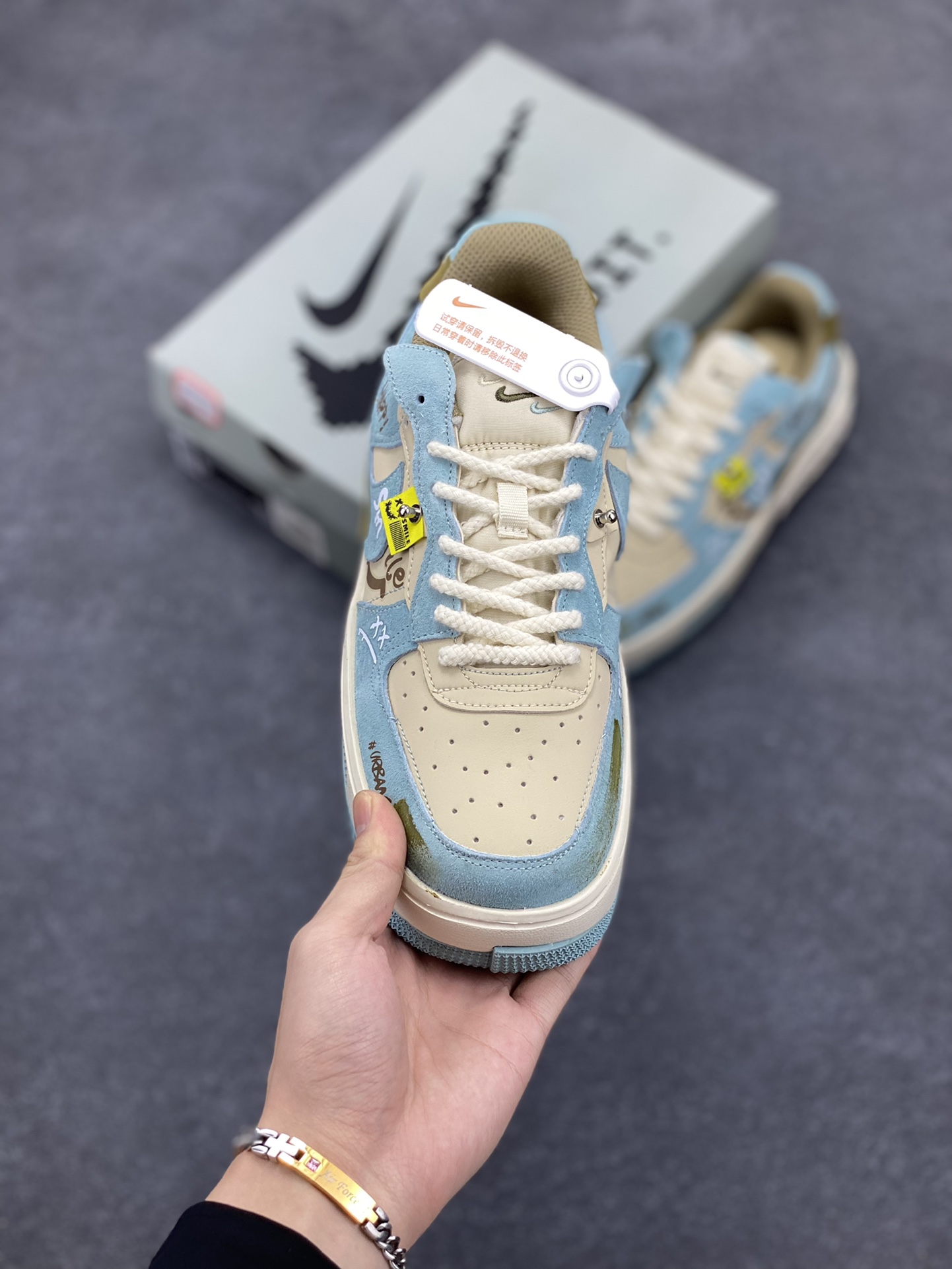 图片[2]-“Enjoy life”NK Air Force 1 Fontanka“苦中作乐” 空军一号定制低帮秋冬板鞋 人生如逆旅，苦乐常相伴。在生活的重重压力与磨难之下，苦中作乐犹如黑暗中的一丝曙光，给予我们继续前行的力量与勇气，享受生活 货号：CW6688-508 尺码：36 36.5 37.5 38 38.5 39 40 40.5 41 42 42.5 43 44 44.5 45-选品中心