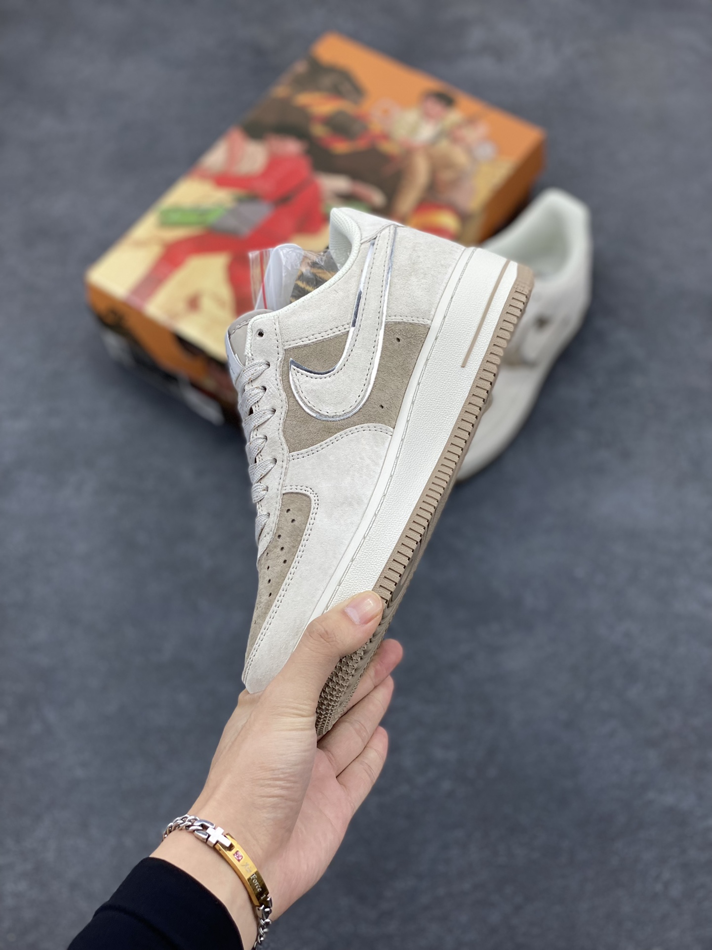 图片[3]-AKIRA×Nike Air Force 1 Low ’07 卡布其诺配色 头成麂皮 满天星配色 空军一号低帮休闲板鞋 原厂麂皮 原楦原纸板 纯正版型 正品NFC感应芯片 高清洁度 内置全掌气垫 货号：DQ3966-183 尺码：36 36.5 37.5 38 38.5 39 40 40.5 41 42 42.5 43 44 44.5 45-选品中心