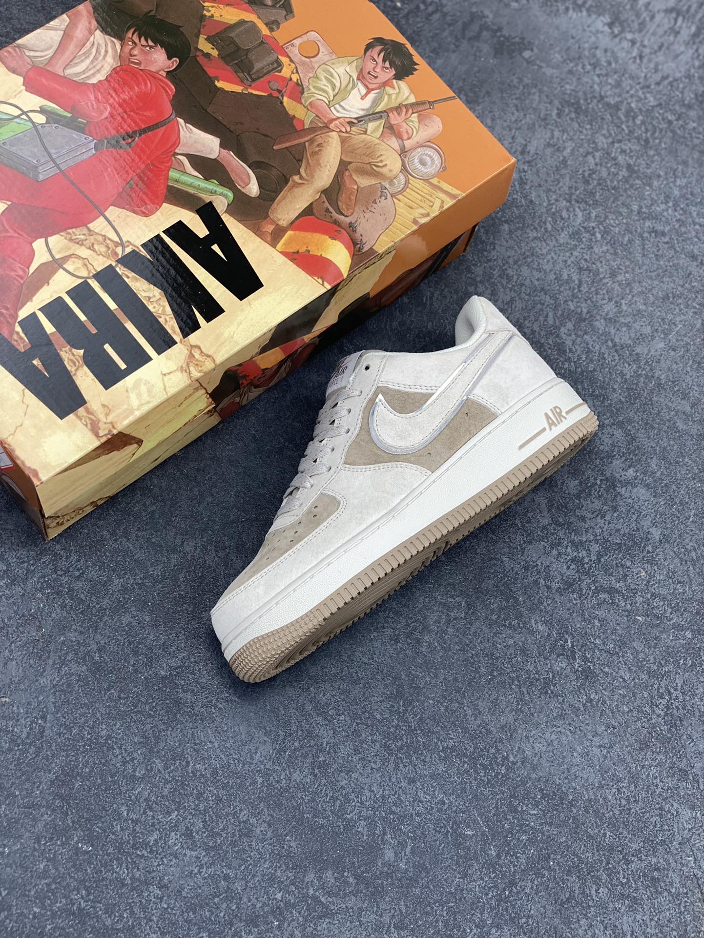 图片[7]-AKIRA×Nike Air Force 1 Low ’07 卡布其诺配色 头成麂皮 满天星配色 空军一号低帮休闲板鞋 原厂麂皮 原楦原纸板 纯正版型 正品NFC感应芯片 高清洁度 内置全掌气垫 货号：DQ3966-183 尺码：36 36.5 37.5 38 38.5 39 40 40.5 41 42 42.5 43 44 44.5 45-选品中心